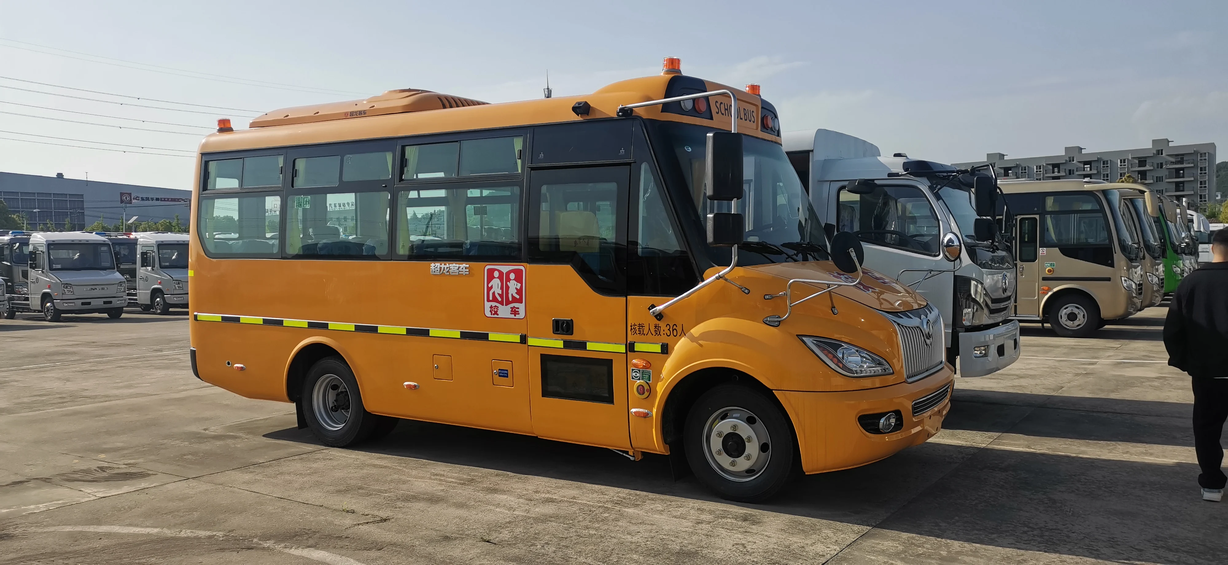 Новый школьный автобус Dongfeng 6 м с воздушным тормозом на 36 мест