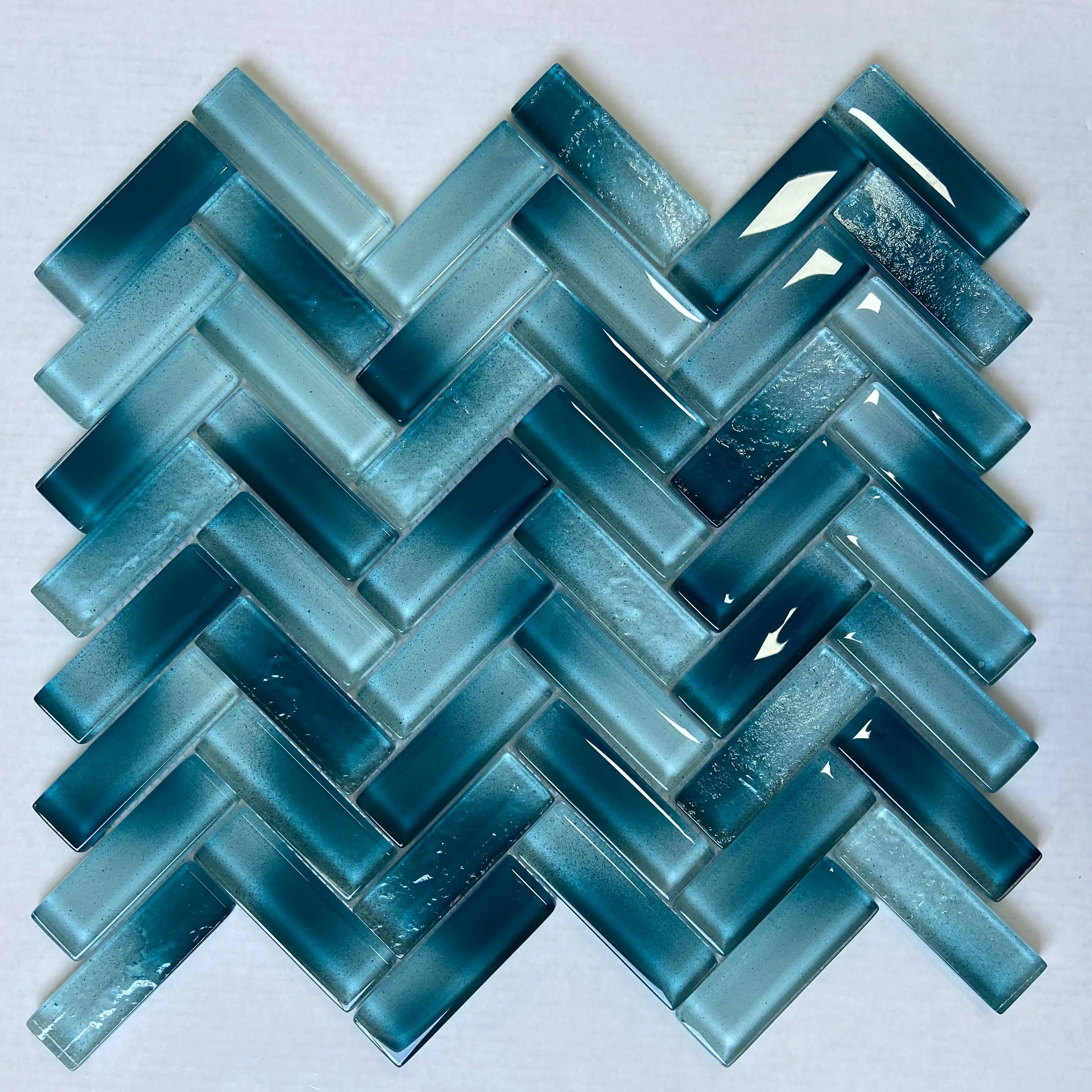 Centurymosaic Non slip  Special Design Iridescent Glass Blue Tile Mosaic Swimming Pool Modern Mosaic Suppliers