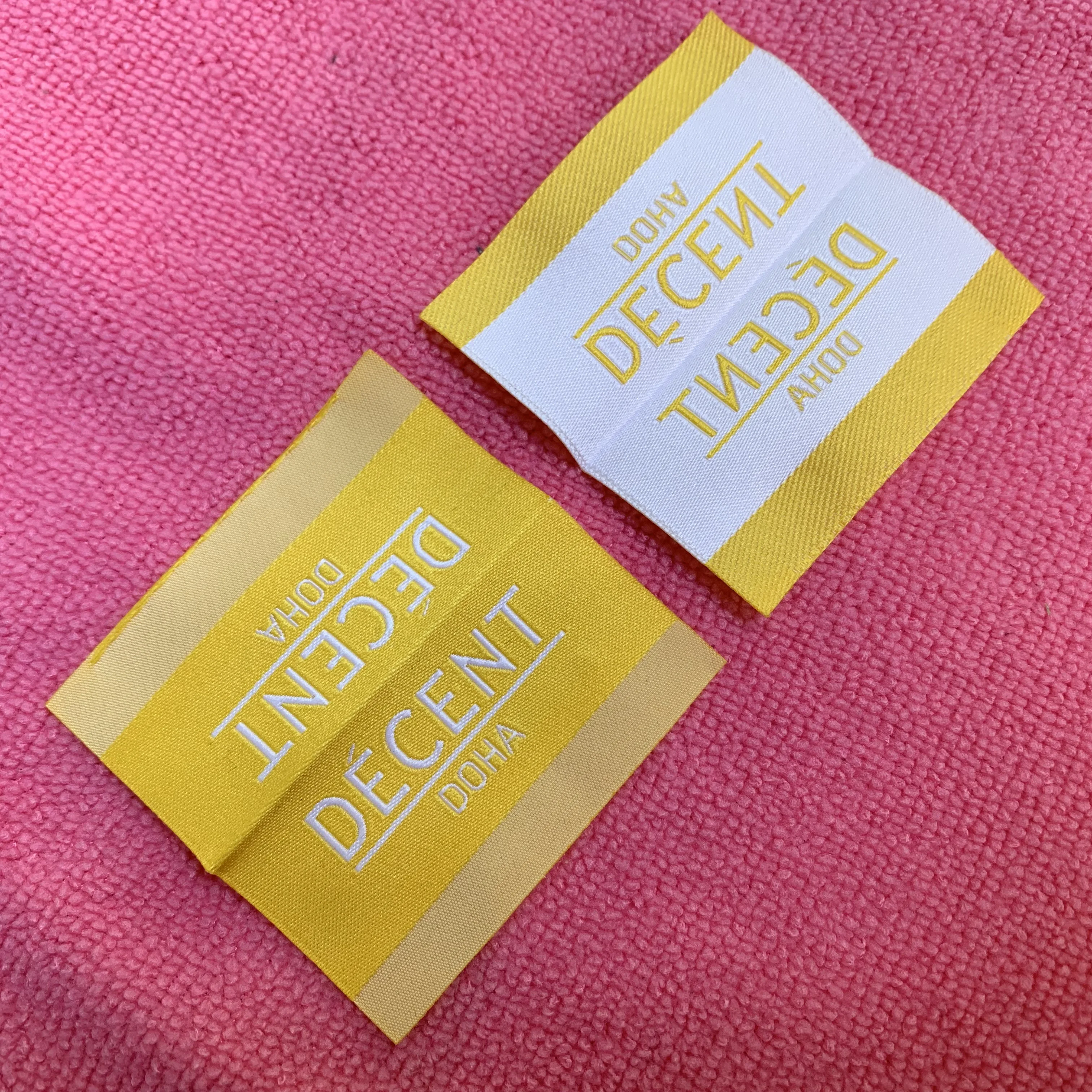 High density white taffeta woven label for golf apparel,washing care apparel label for neck