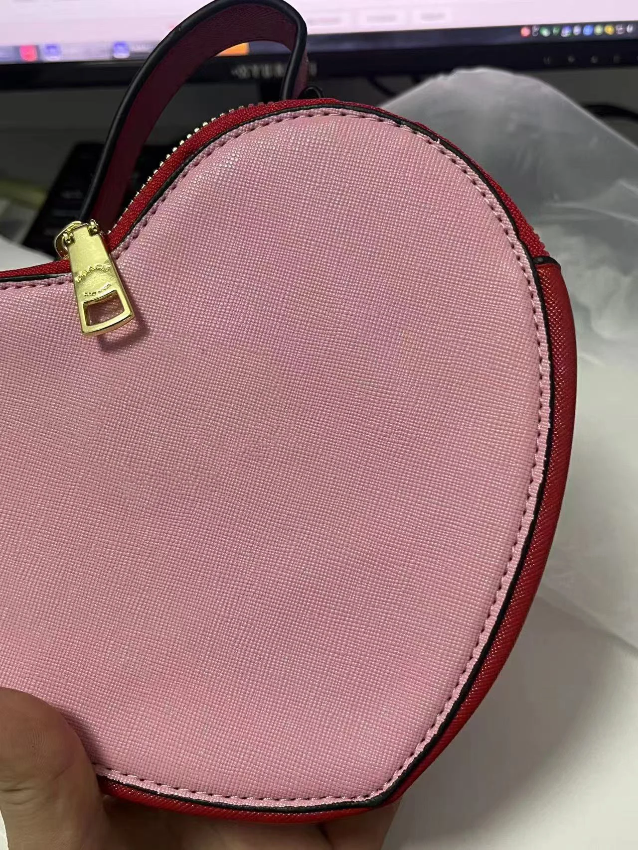 2024 new brand heart-shaped waterproof shoulder bag women heart-shaped PU leather bag
