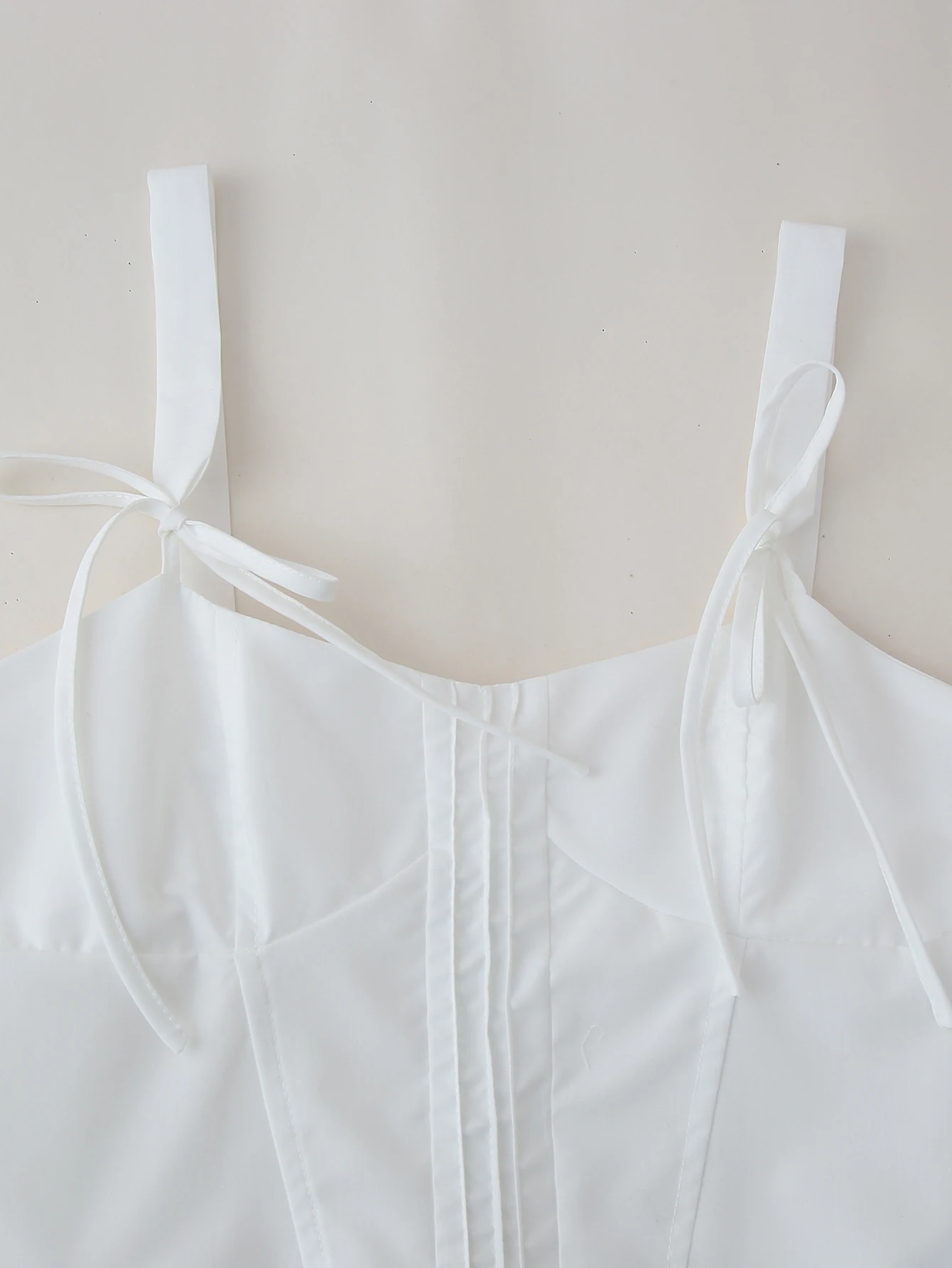 White color spaghetti strap front lace up hot sale casual fashion tank top for women