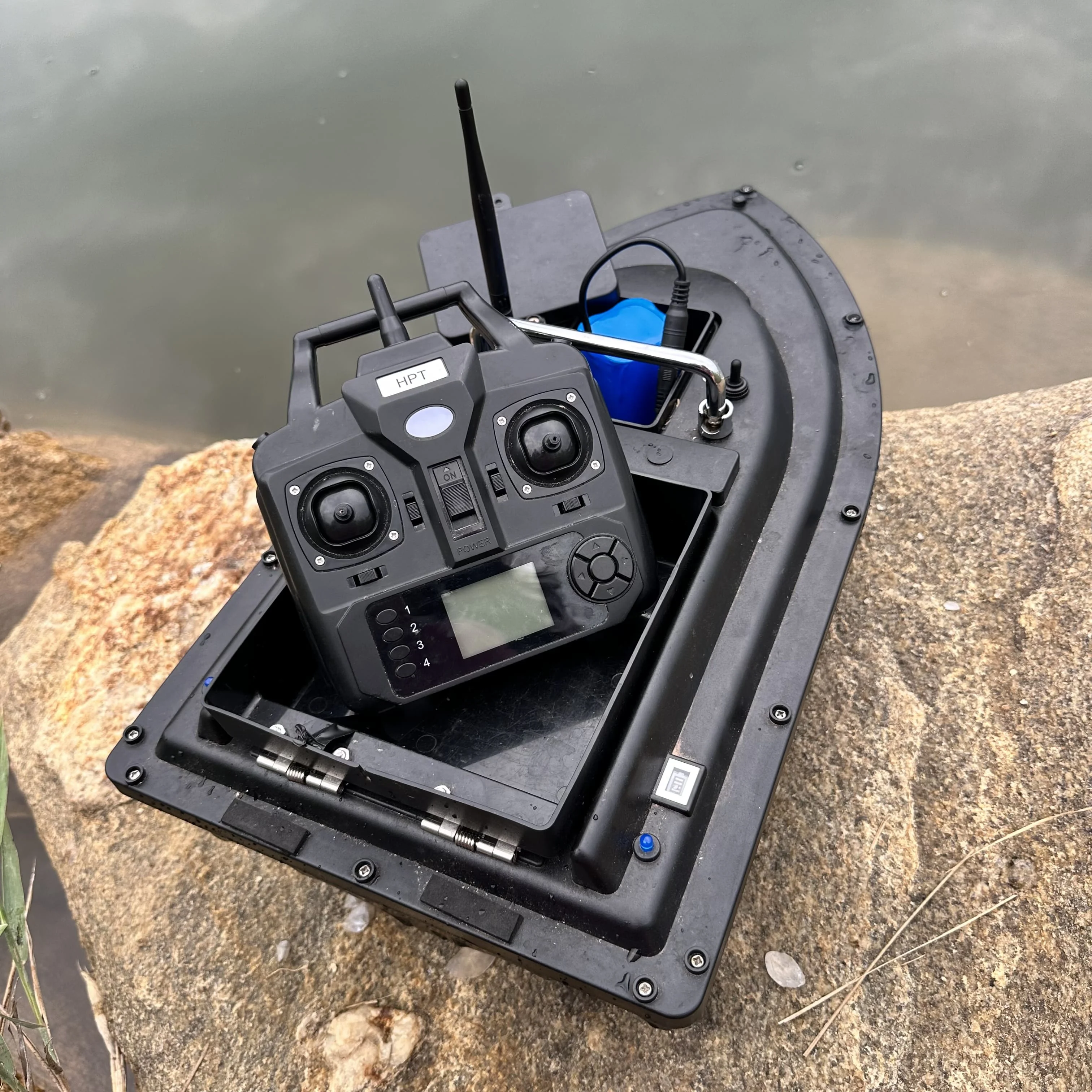 Carp Fishing Equipment with GPS Fish Finder Sonar Plastic Baitcaster Reels for Bass Catamaran Fishing Bait Boats