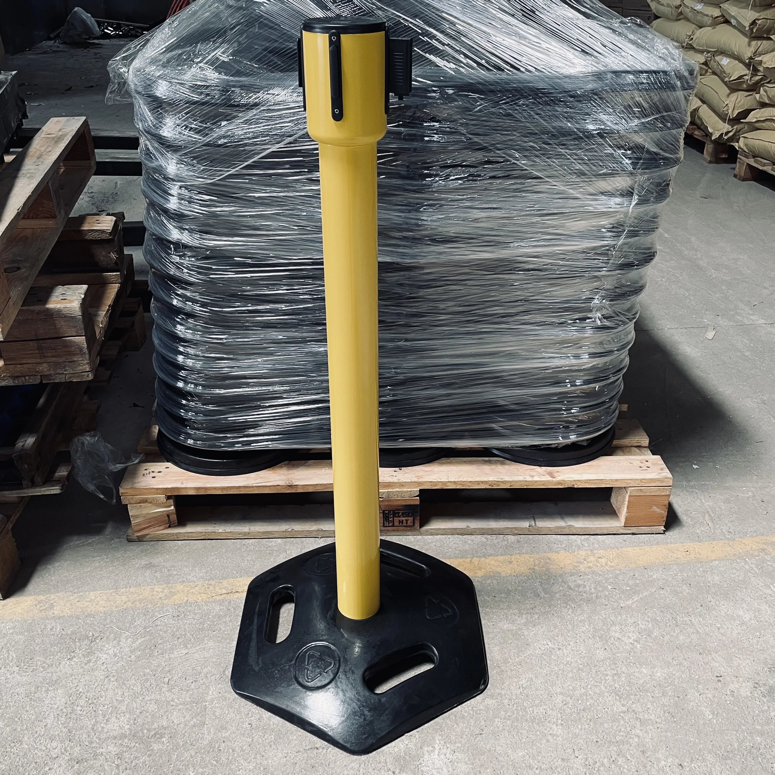 yellow Queue Line Divider Pole Tape Queue Barrier Crowd Control Retractable 10m Belt Post Stanchions for Sale