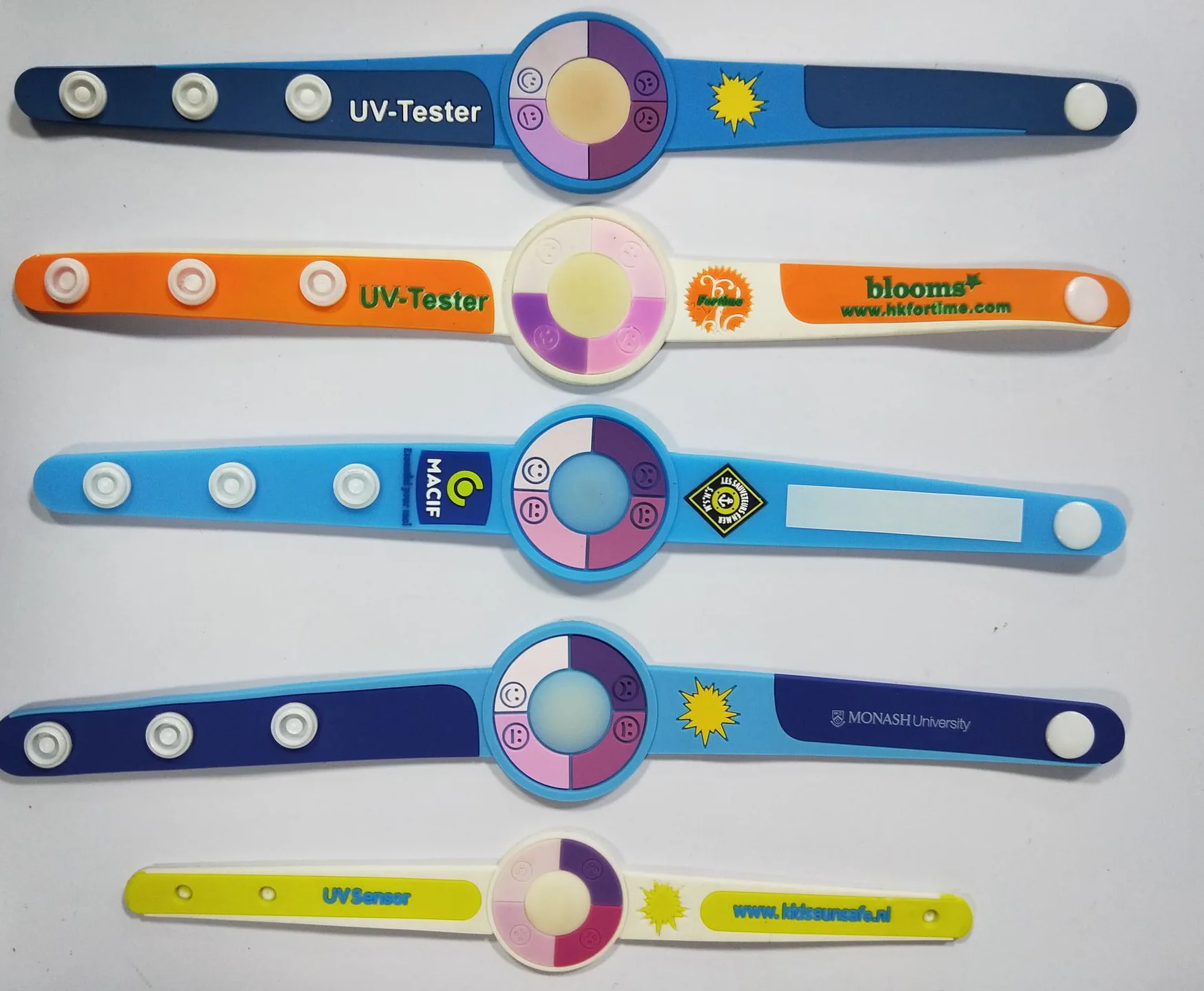 Wholesale Custom Outdoor UV Tester PVC Wrsitbands Ultraviolet Rays Sensor Indicator Detector Color Changing Silicone Bracelets
