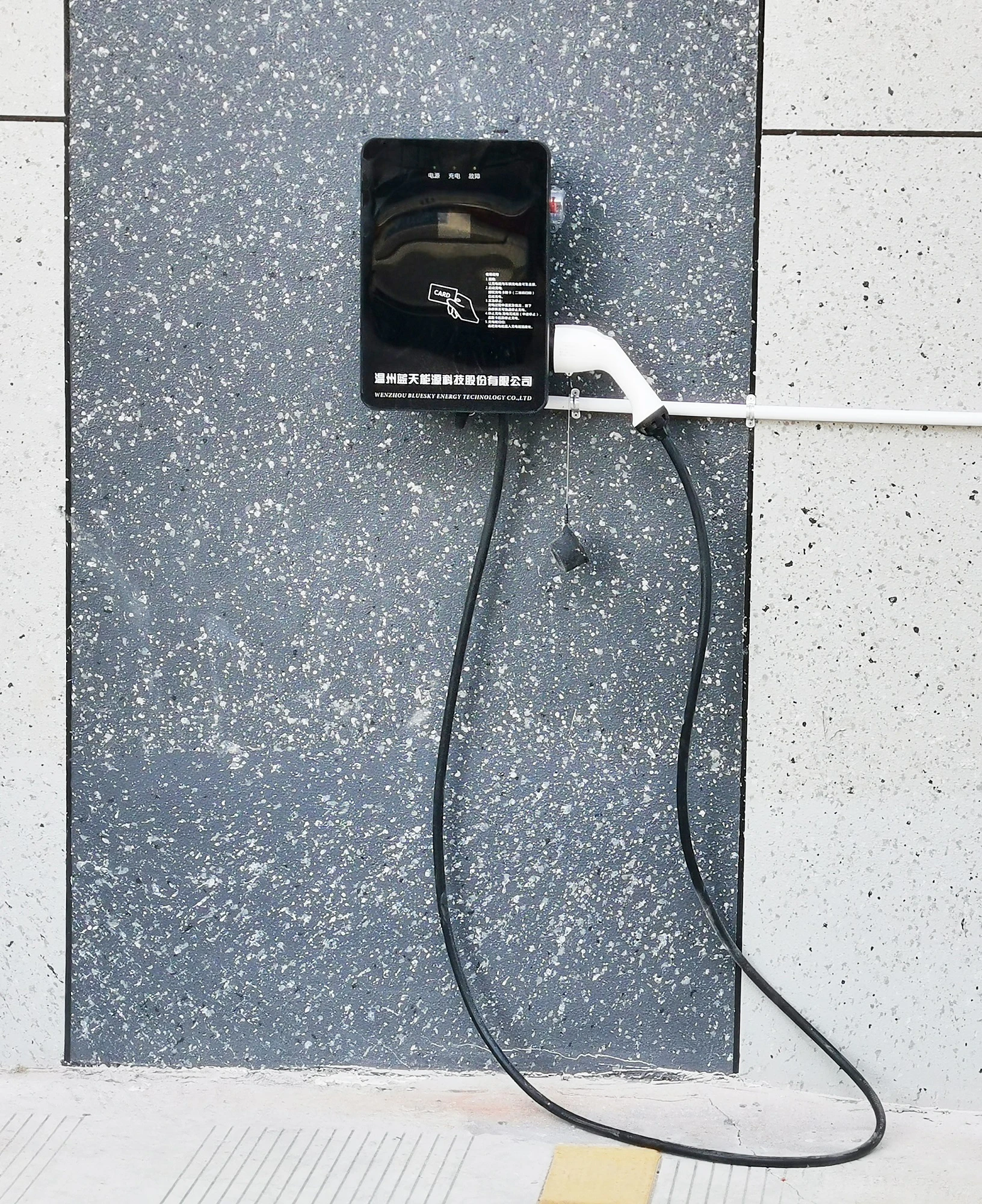 UE7kw AC EV Charger j1772 wall-mounted smart 32a ev charger public ocpp 4G ev charger with 2.4 screen