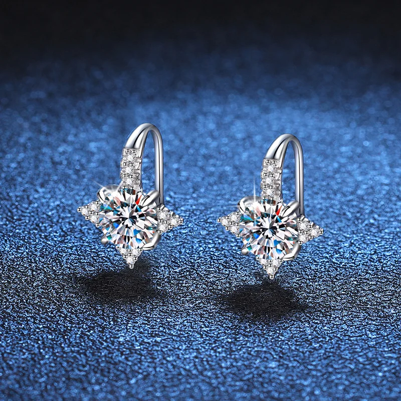 Серьги из серебра 925 пробы с муассанитом