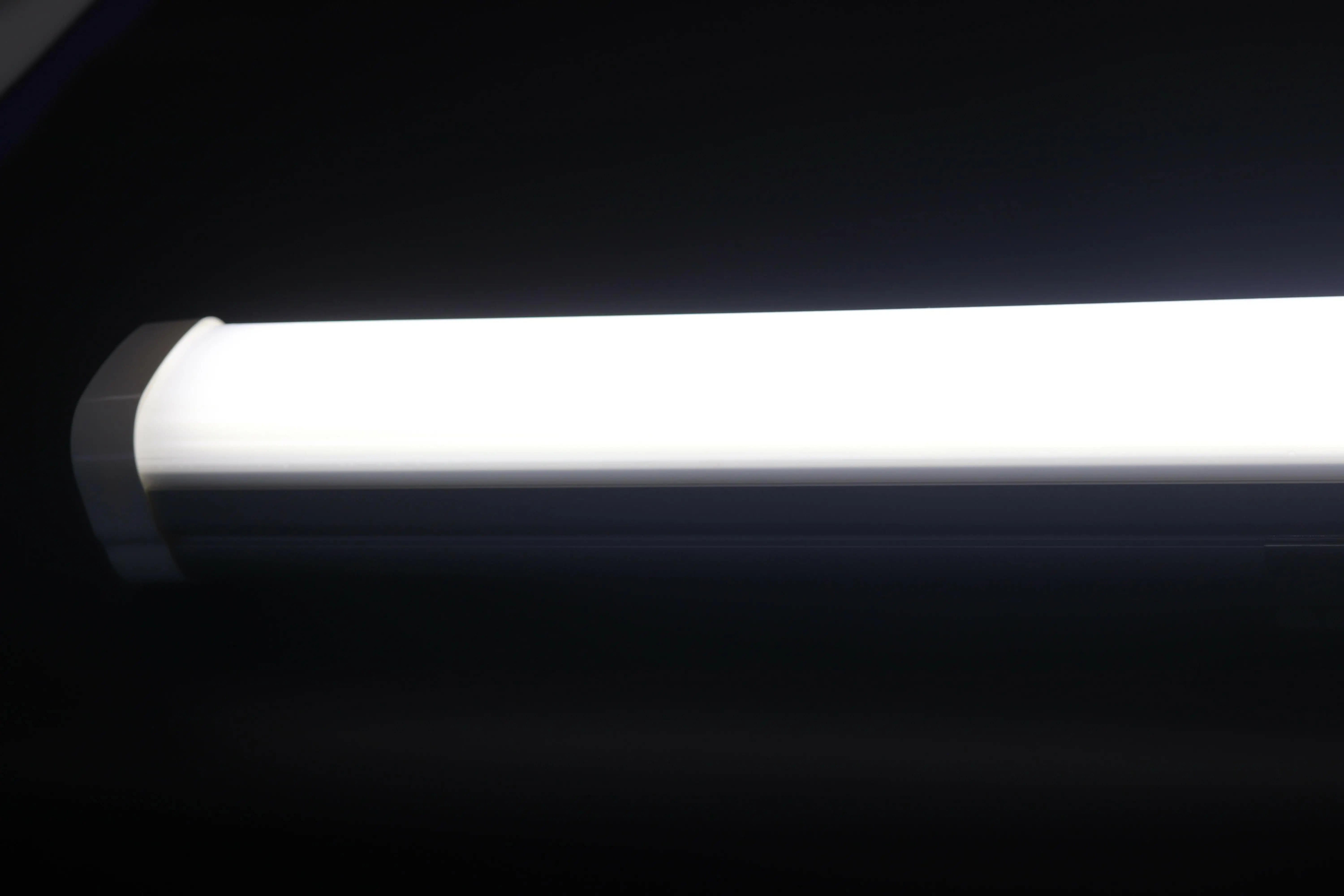  Tri-proof LED Tube 50W 70W 100W 130W IP66 Waterproof Lamp for Garage Basement Warehouse