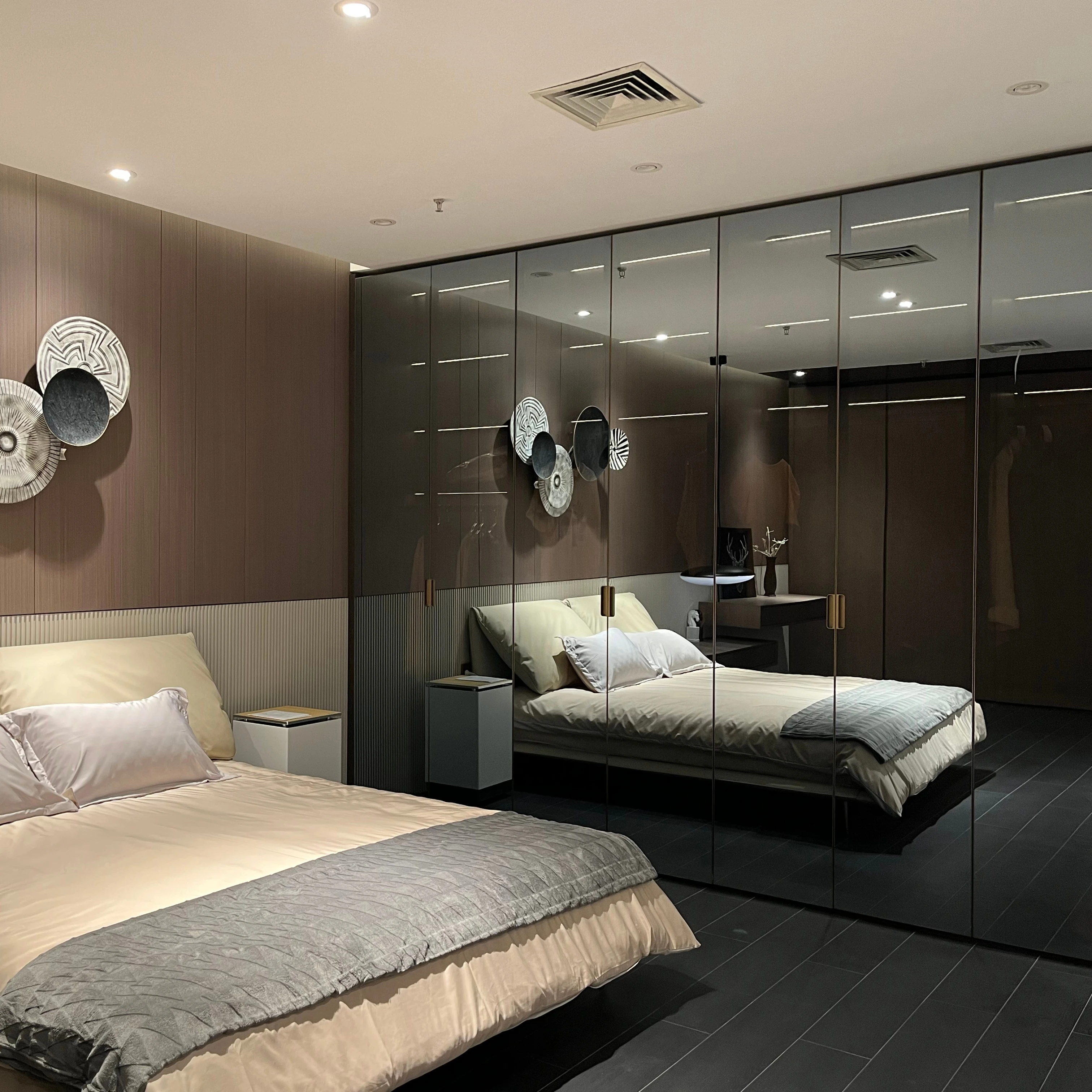 Whole house customization high quality cabinet  modern glass wardrobe bedroom furniture