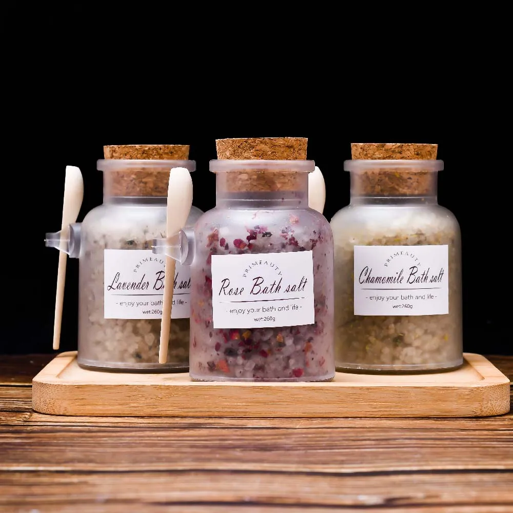 Wholesale luxury 260g Crystal Detox Spa Aromatherapy Chamomile Rose Lavender Petal Bath Salt With Flowers