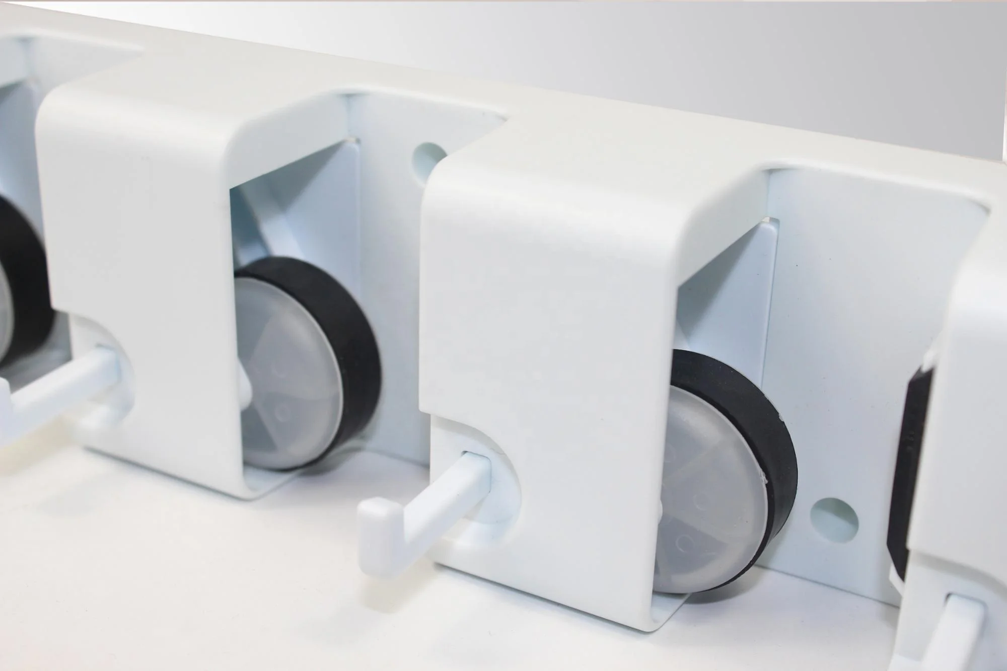 Plastic  Non-folding Rack Multi-use Tools Organizer Mop And Broom Holder