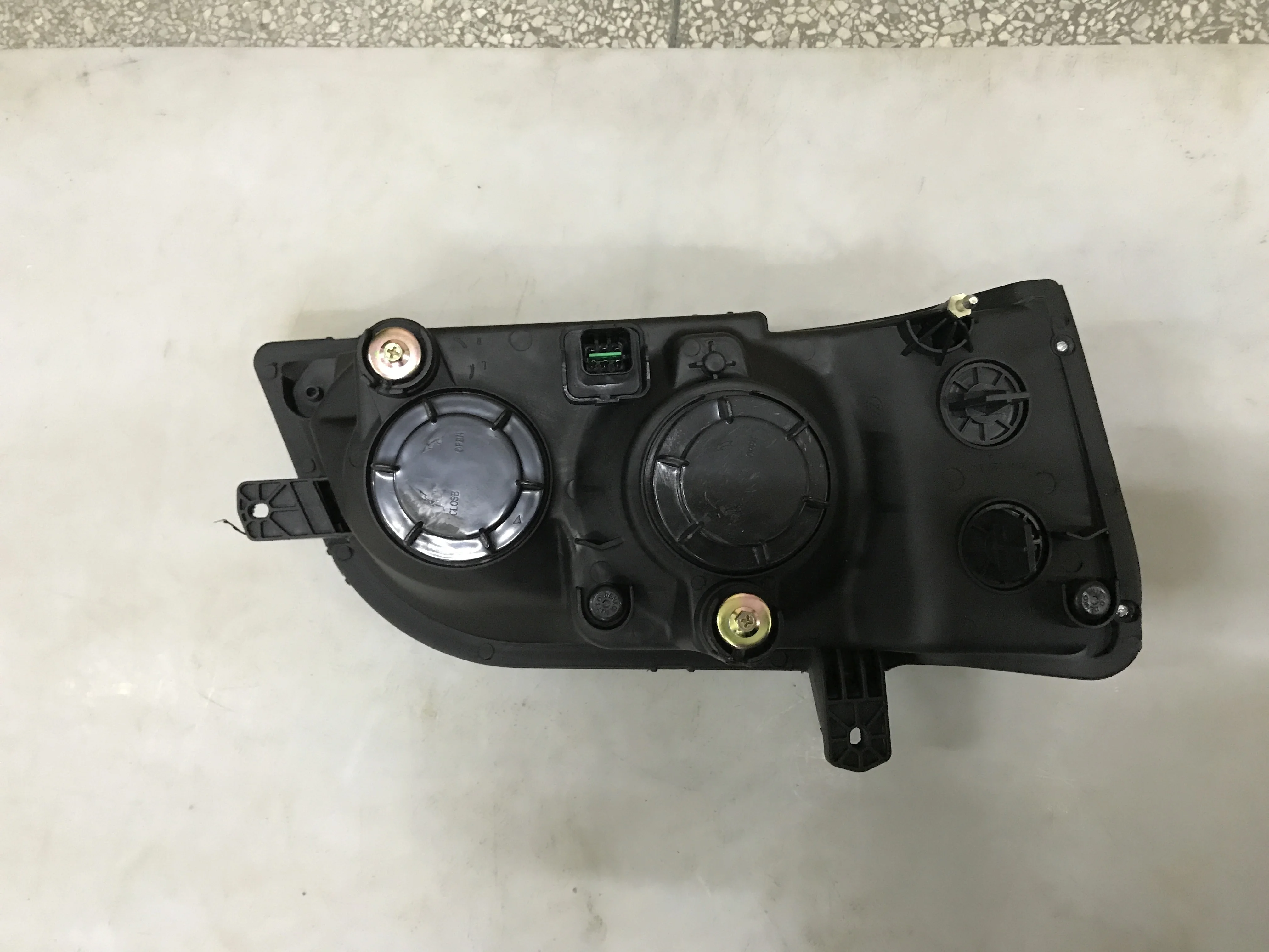 Запчасти для автобусов лампы головного света 415,7*235,1*266,7 для DONGFENG HC-B-1086