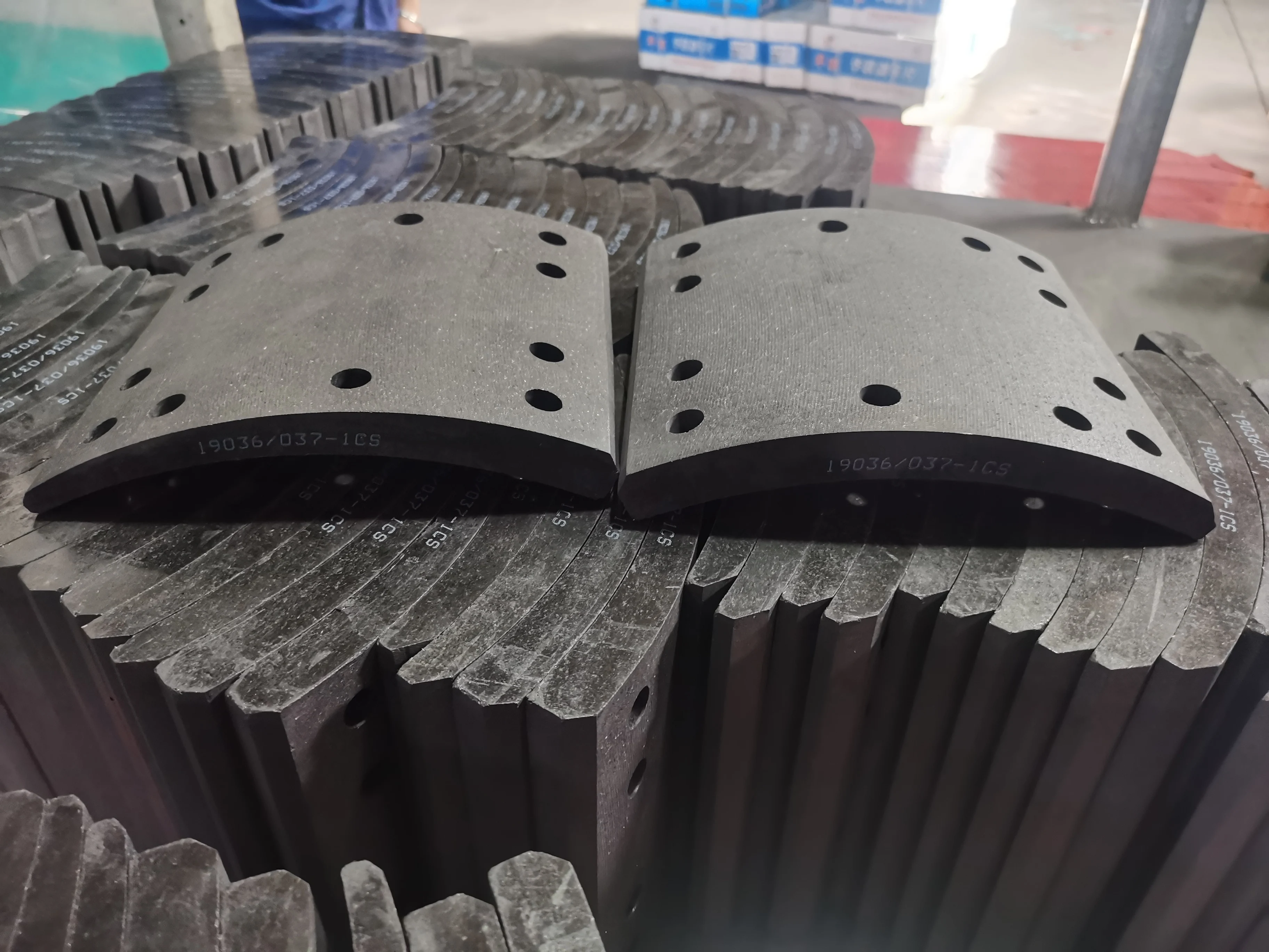 Supply Golden Supplier 19036 19037 Mitsubishi Fuso Truck Brake Lining Hino Brake Lining 4515 Brake Lining For Truck