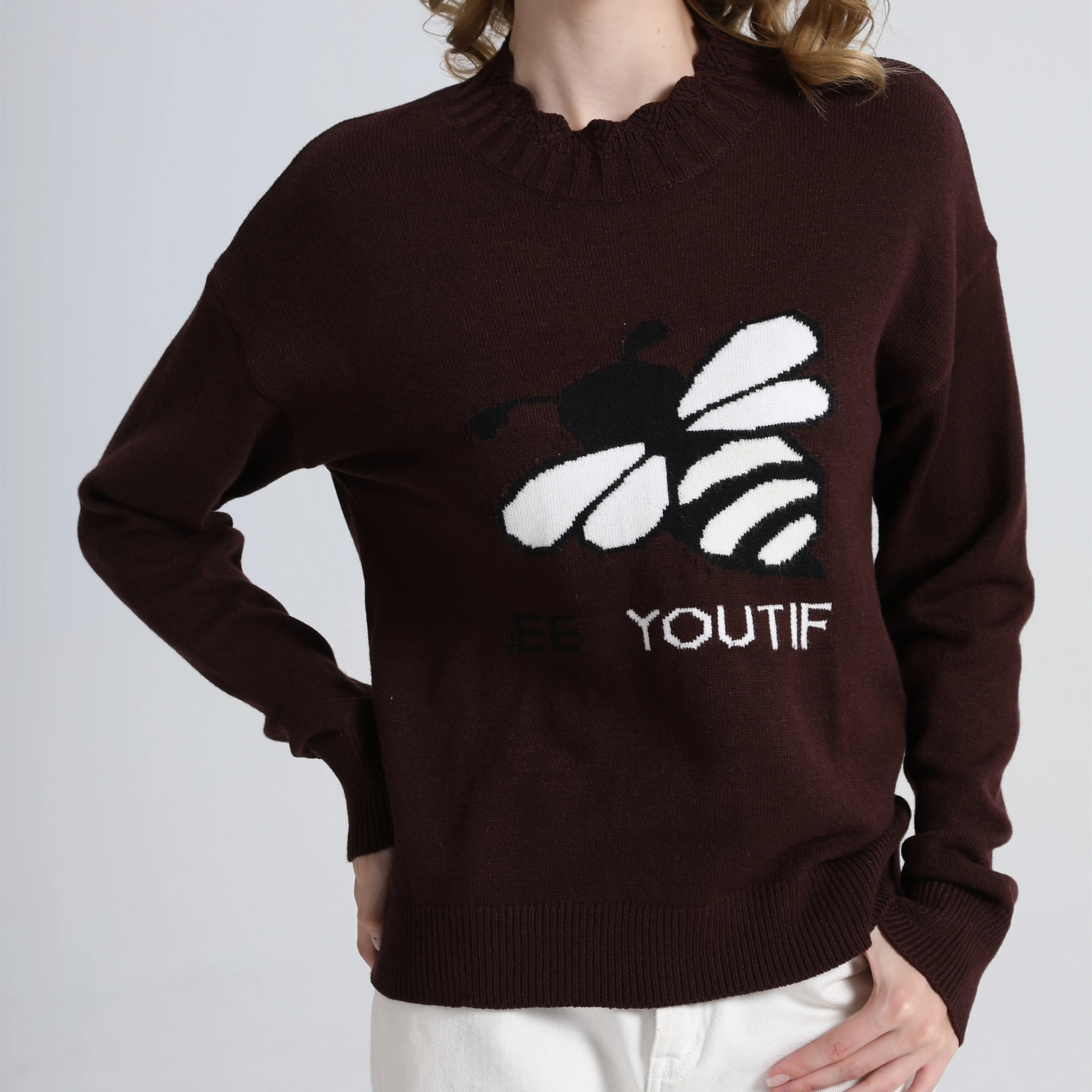 High Quality Brown Wool Women Sweater Soft Adorable Knitwear Warm Round Neck Pullover Black White Bee Patterned Jumper