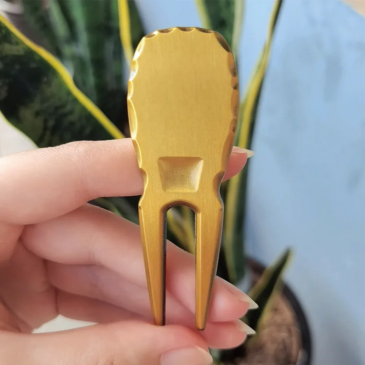 New Arrival Metal Handmade Forged Pitchfork Repairer Custom Brass Copper Golf Divot Repair Tool