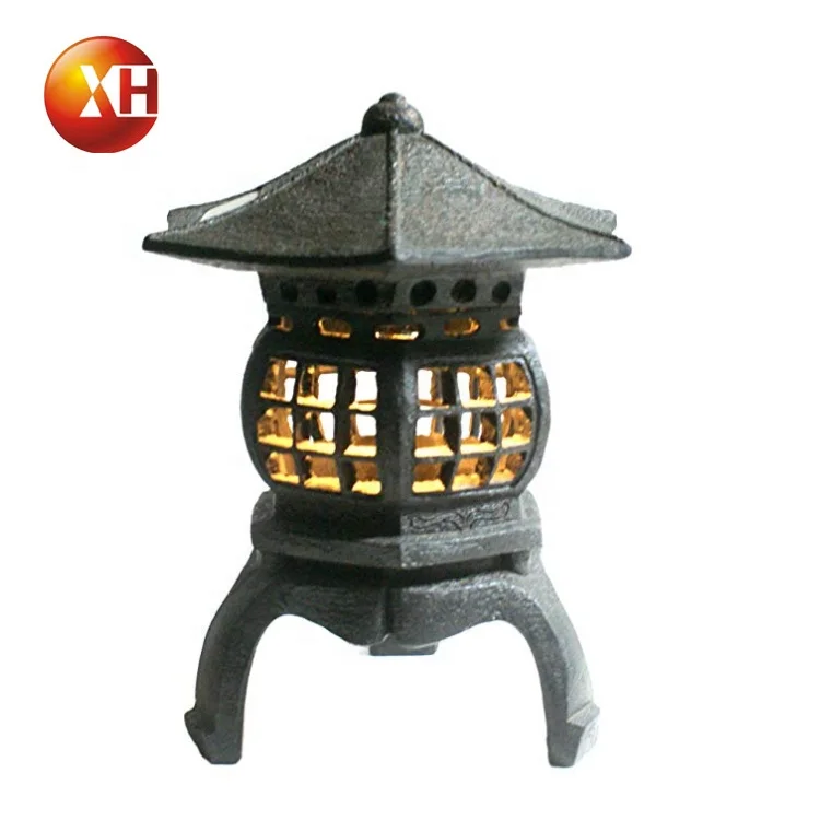 Изысканный японский каменный фонарь kasuga из