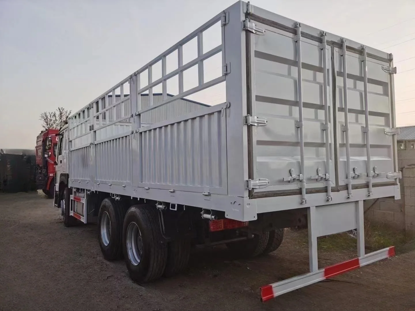 Howo б/у 6x4 забор грузовой грузовик логистика дизель 371 л.с. 10 тонн 15 Подержанные грузовые грузовики