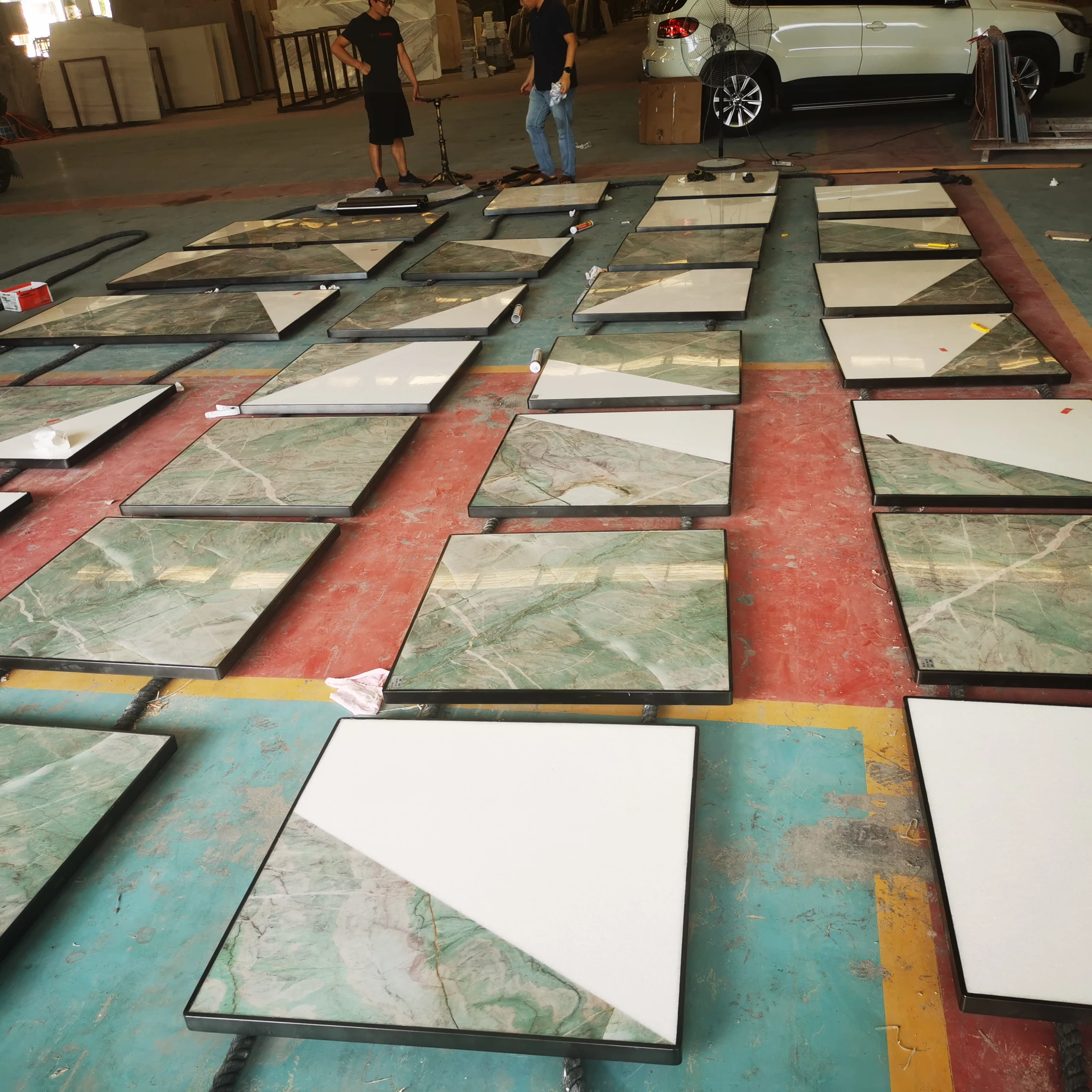 Custom Design inner pattern natural white green joint marble cafe table black stainless steel leg