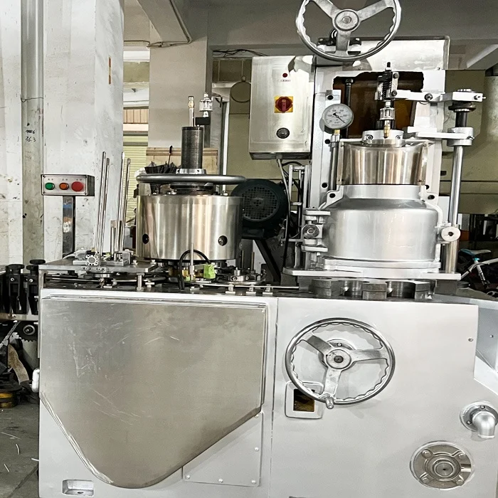 Canned pork meat can sealing machine with luncheon meat canned and wet glue labeling machine