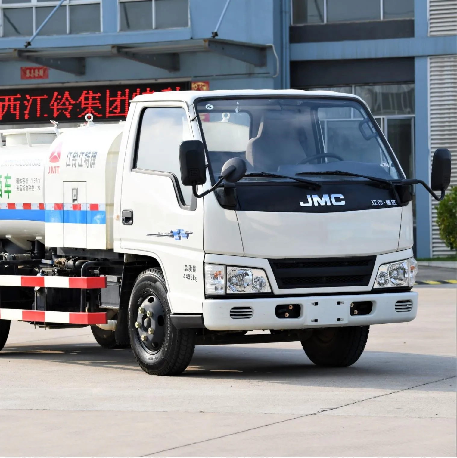 
JMC 5000 Liters diesel oil transporter capacity fuel tank tanker truck for sale fuel storage tank new car 
