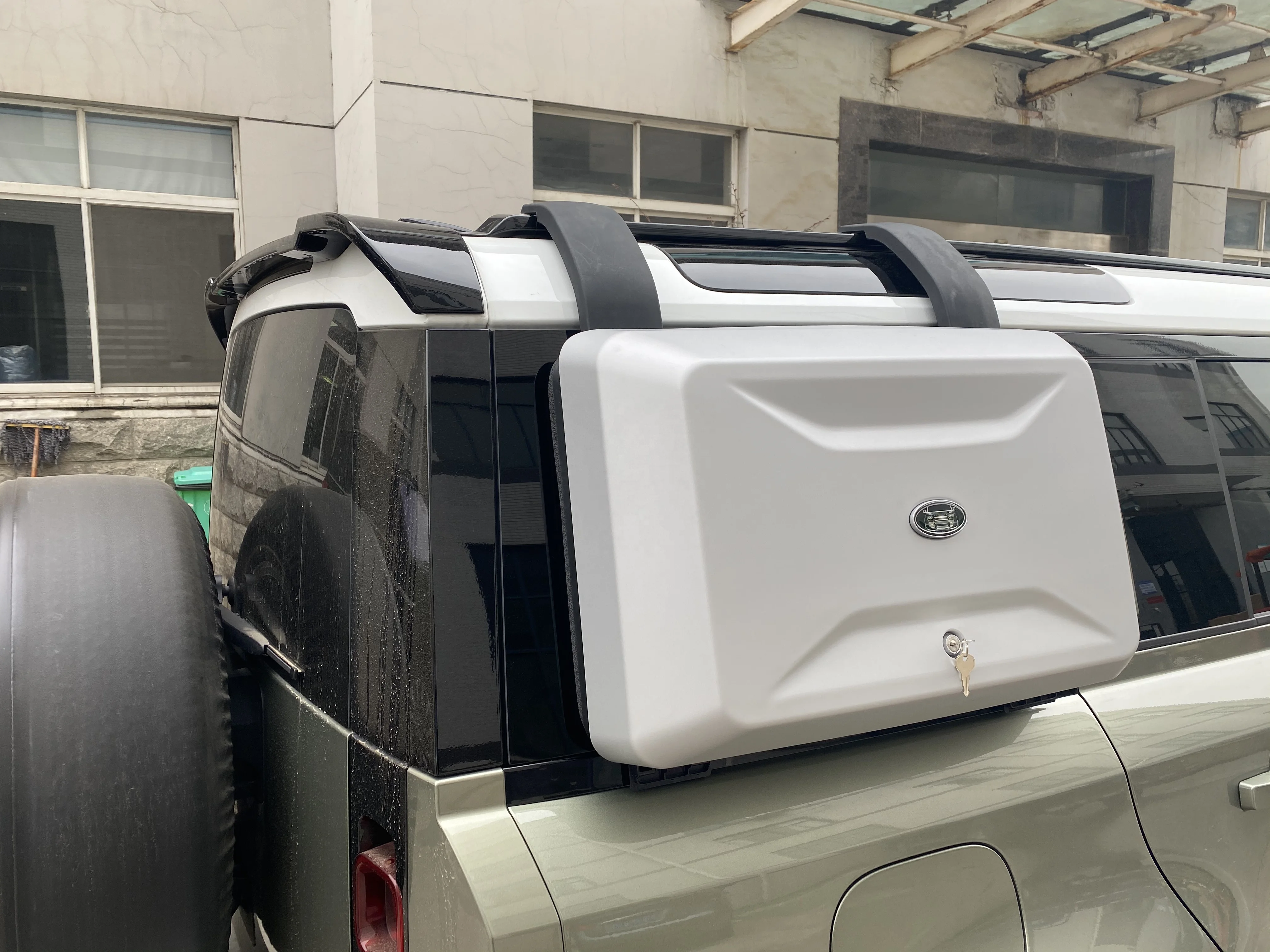 YH-Q-LD010 High quality side luggage cases for landrover defender 110/90 (2020+)