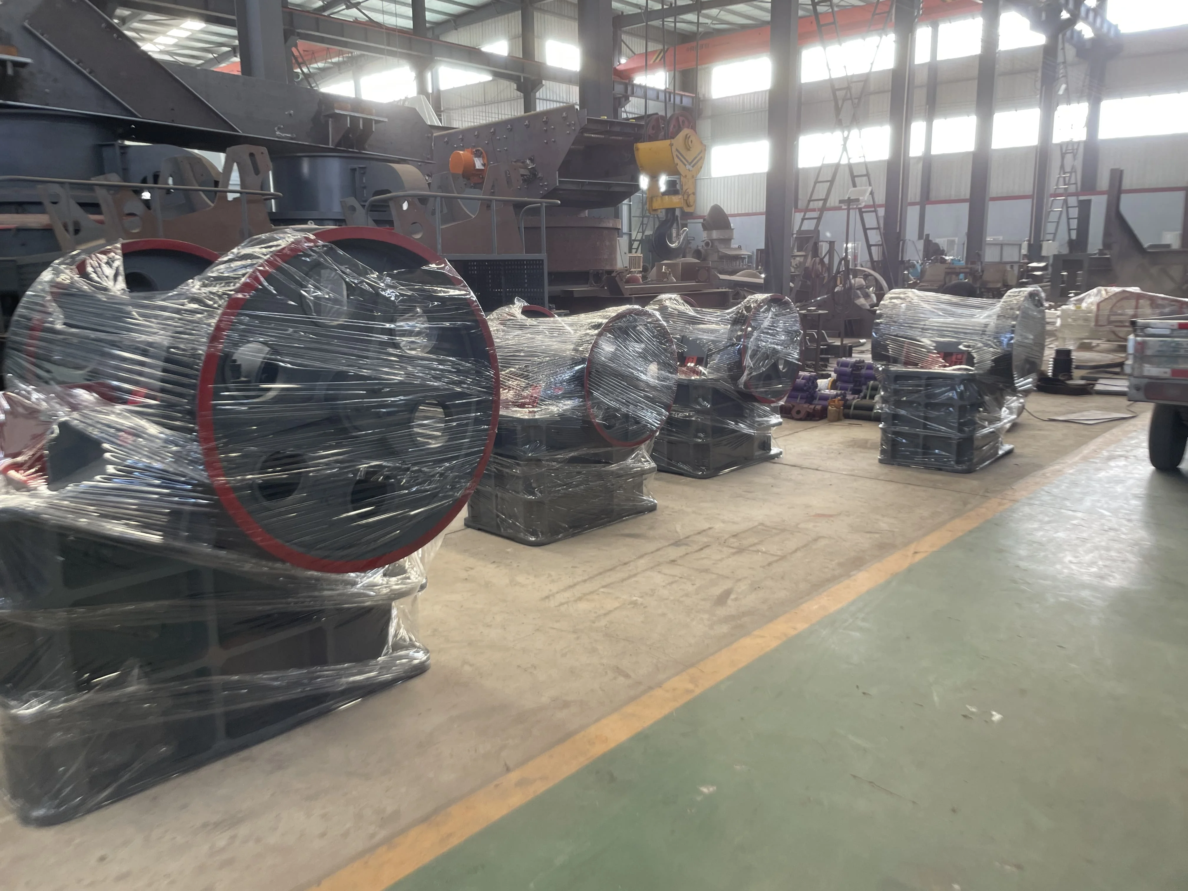 Portable Stone Crusher Machine Jaw Crusher for Crushing Ore & Mining with Engine & Motor Components for Uganda Sale