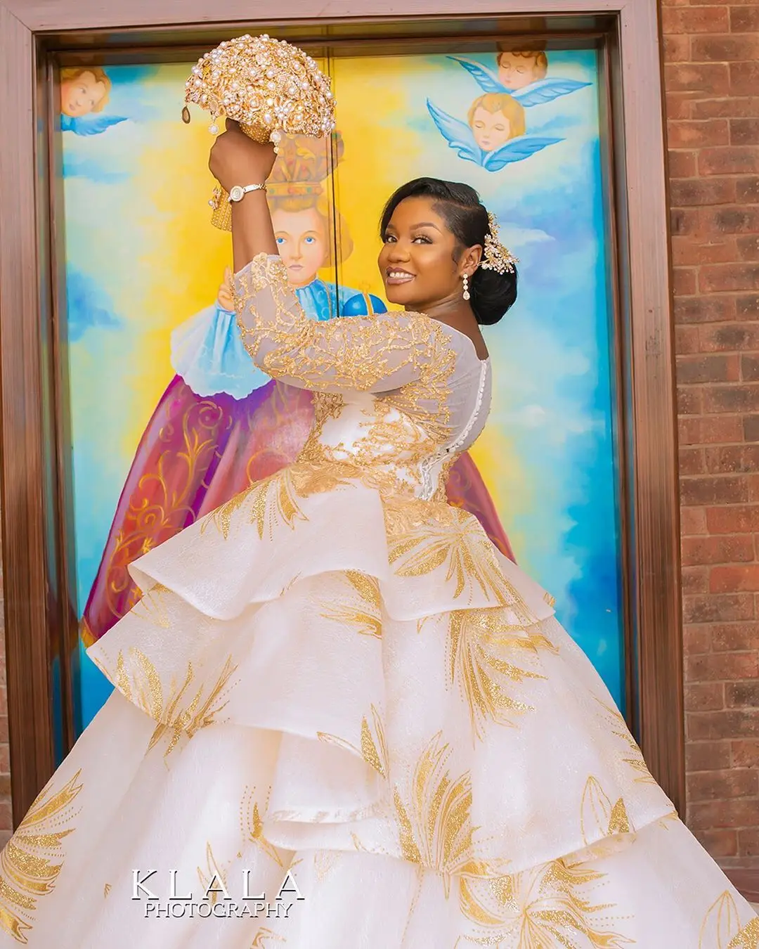 
Bridal Woman White Lace Dog Custom Gown Made 2018 Cinderella 3/4 Sleeve Jacket Egypt Wedding Dress 