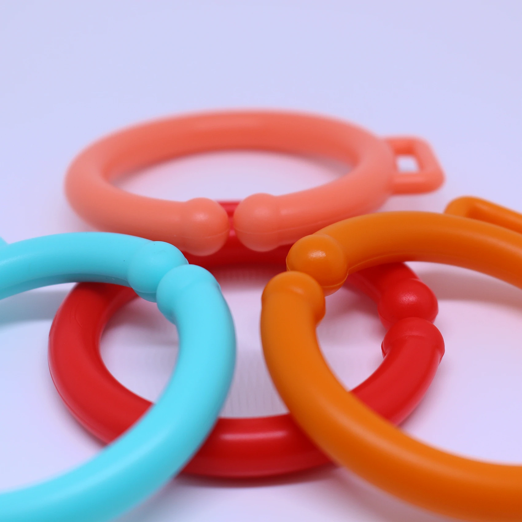 Pretty and Colorful Plastic Split Circle Ring Chain Link Child Crafts Toys