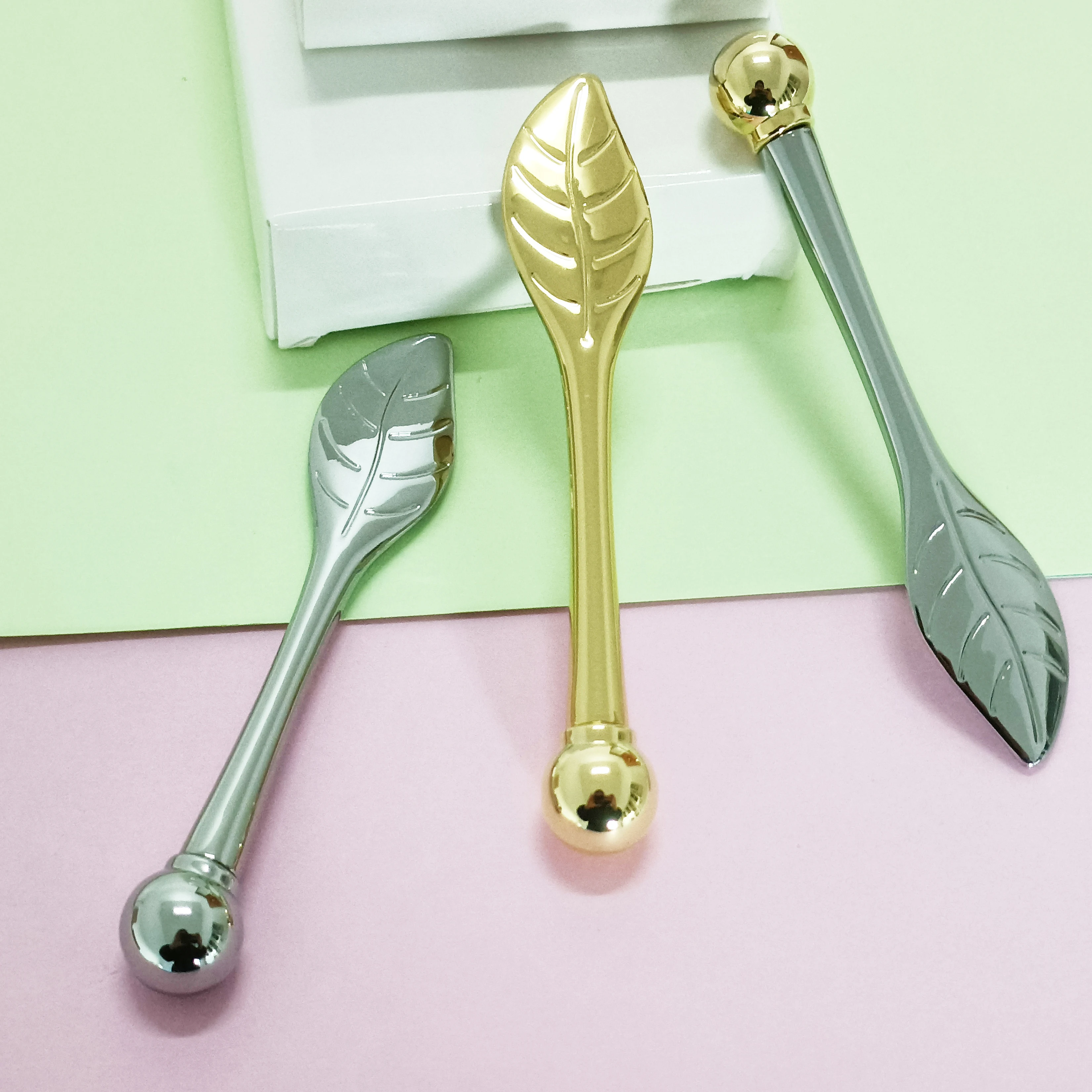 Fashion Spade Cosmetic Zinc Alloy Eye Spatula Face Cream Spoon Stick Product