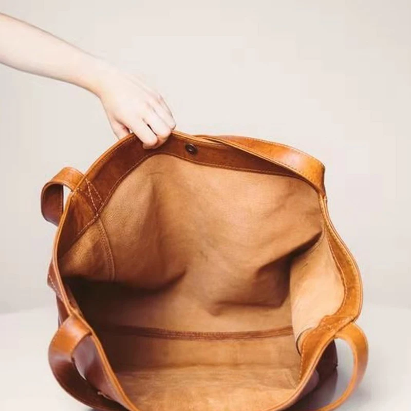 
Wholesale Fashionable Retro Oil Wax Leather Ladies Large Soft Hand Bags 2021 Designer Luxury Handbags For Women Famous Brand 