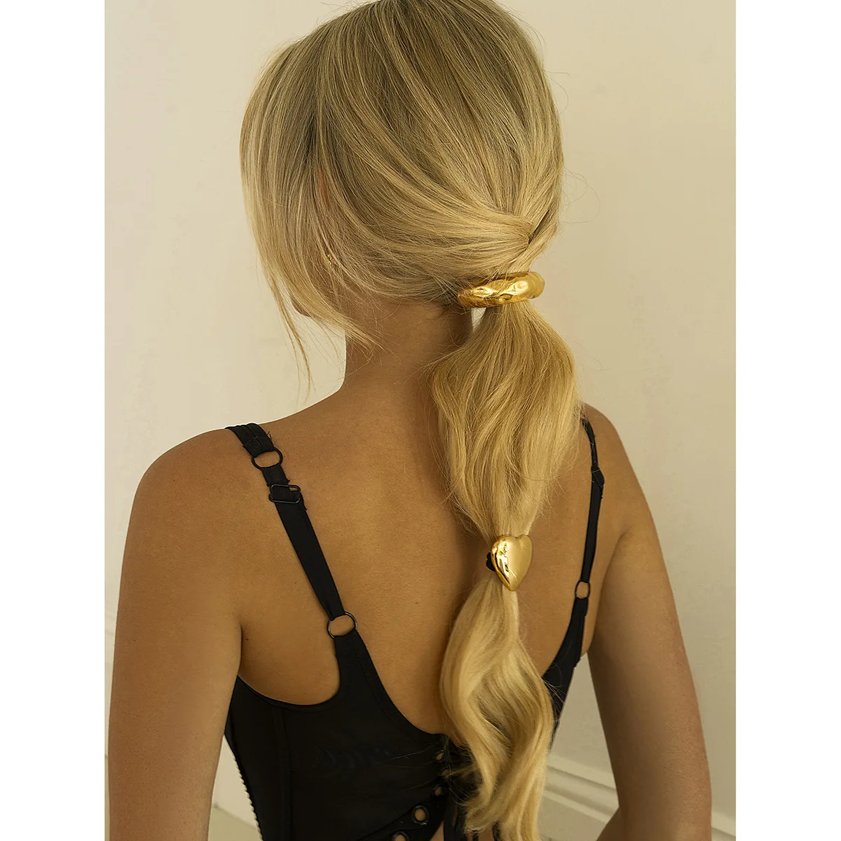 European and American stainless steel scrunchie advanced sense ins smooth U-shaped black leather band titanium steel hair rope