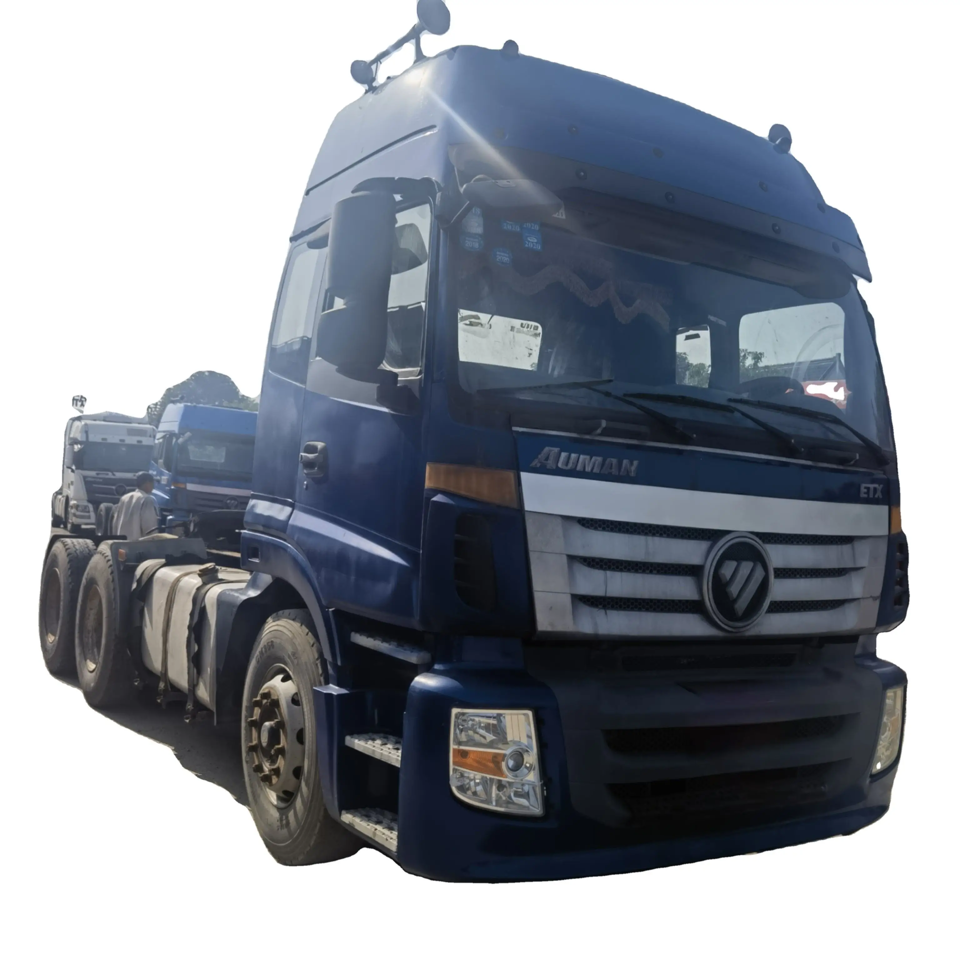 Подержанный китайский трактор Foton ETX 6x4 тягач 400hp Euro5 малое рабочее время в Китае для продажи
