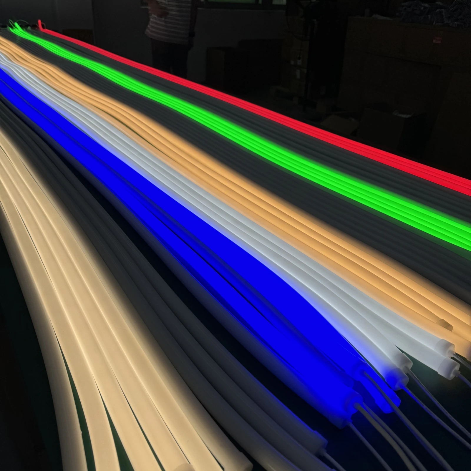 Custom Modern RGB Led Neon Flex 18mm 22mm 40mm Diameter 360 Degree Silicone Neon Flex Tube Strip Lights