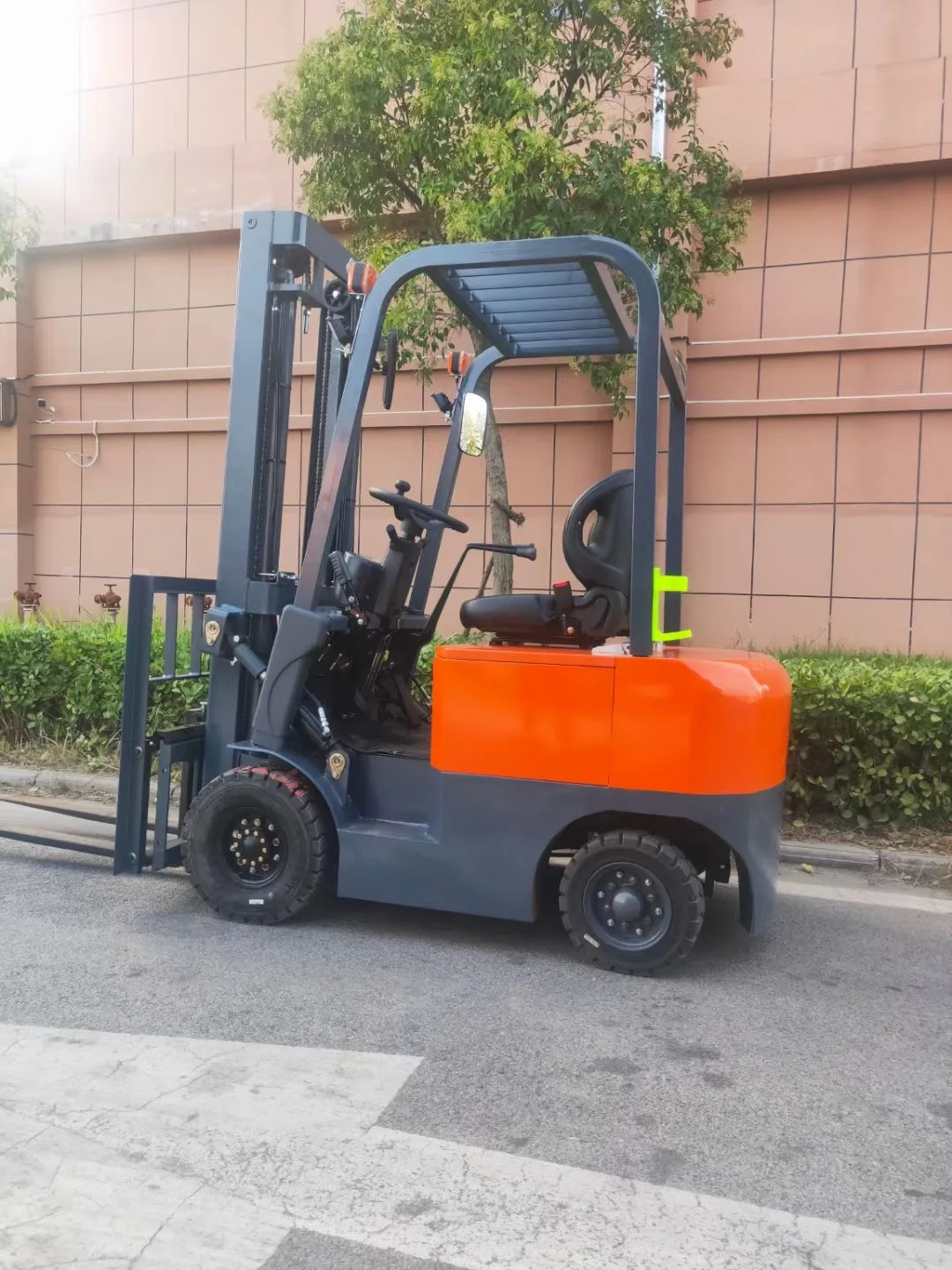 Four Wheels 1ton 1.5ton 1.8ton 2ton 2.5ton 3ton 3m 5m 6m Battery Operation Electric Fork Lifter Truck Forklift Factory Price