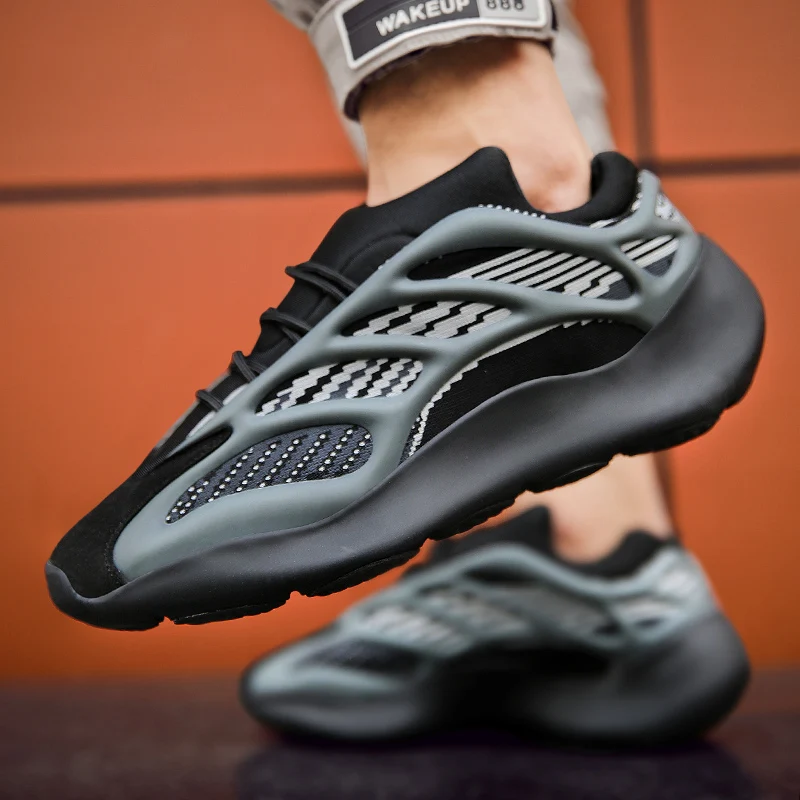 
Original High Quality Yeezy Running Sports Shoes Men sneakers Fashion Yeezy 700 V3 Azareth Sneakers for Men 