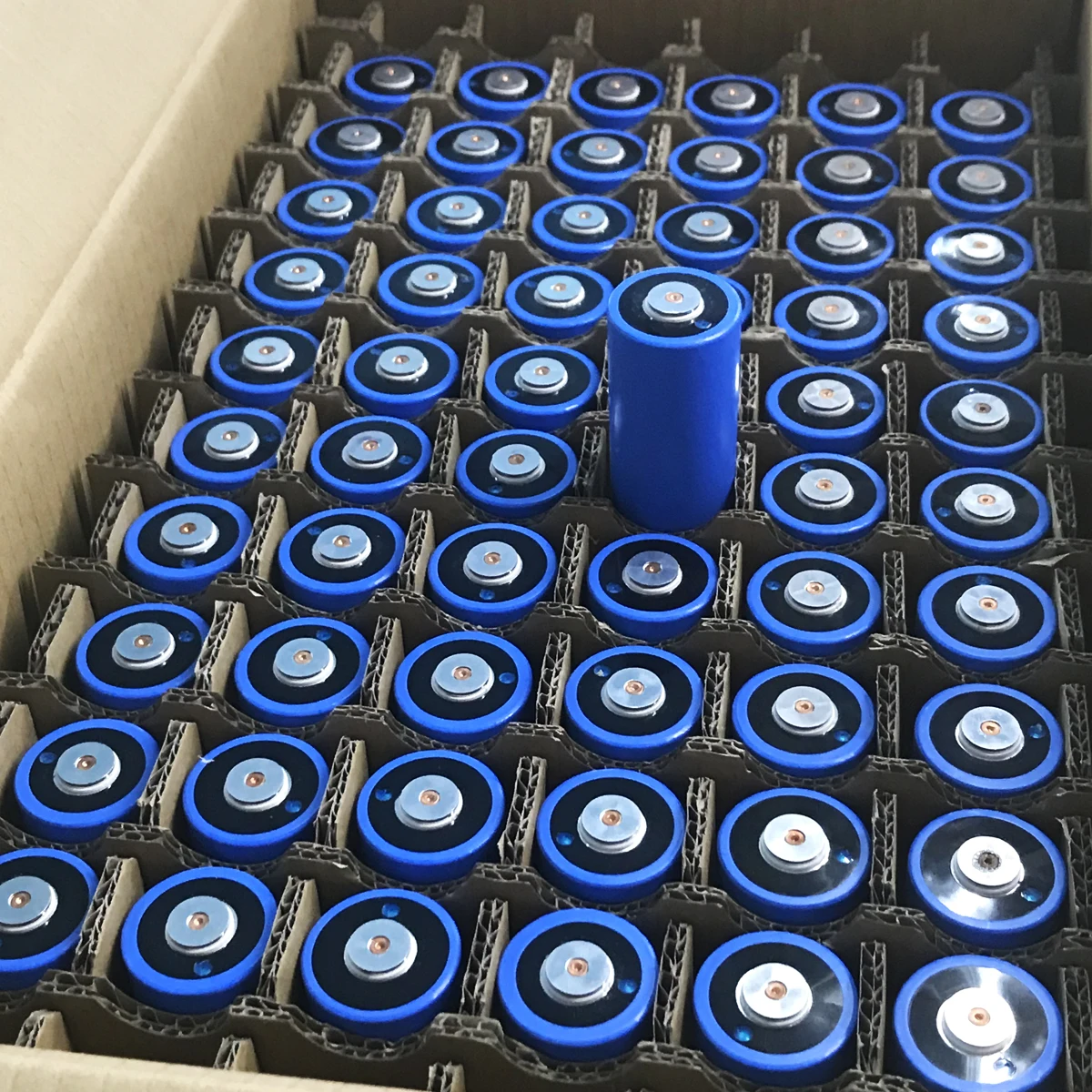 China High Capacity Cylinder Battery Lithium Ion Rechargeable 10Ah 3.2V Li Ion Li-ion Battery Cell