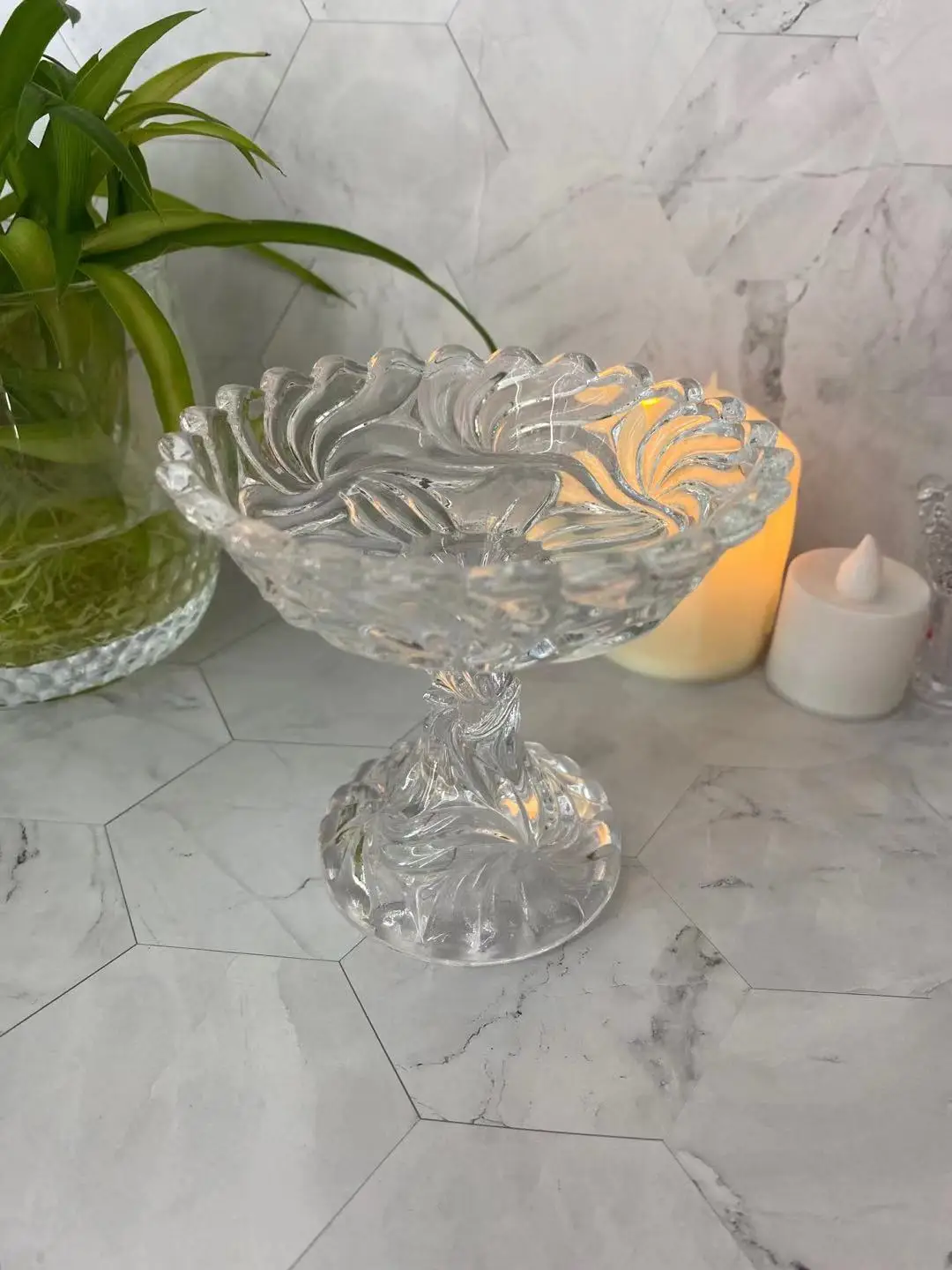 
Wholesale new glass embossing small candy plate snacks plate for kitchen and restaurant 