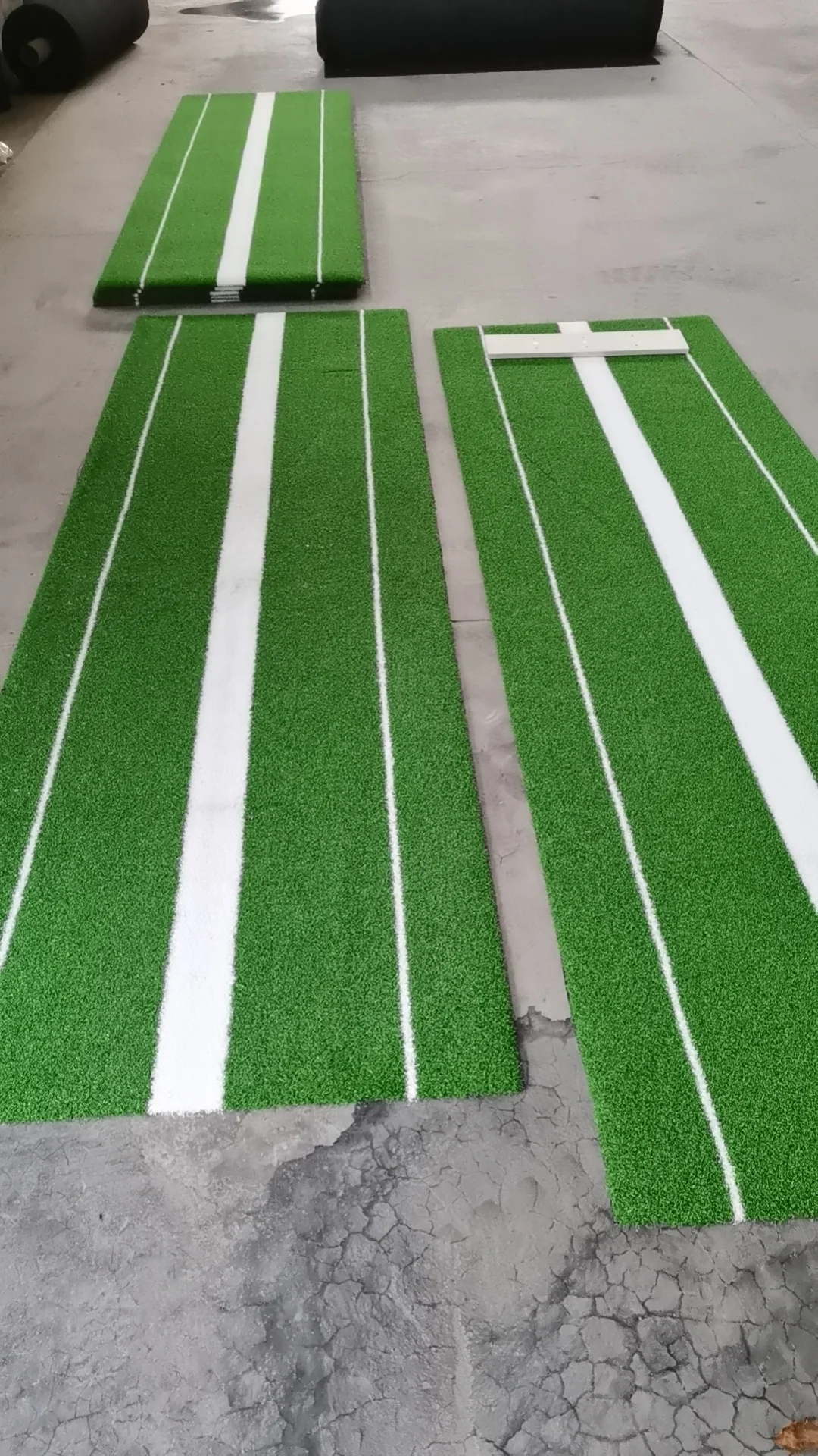 NWT Premium 10 Feet X 3 Feet Softball Pitching Mat in Clay and Green Color with Power Line and Case