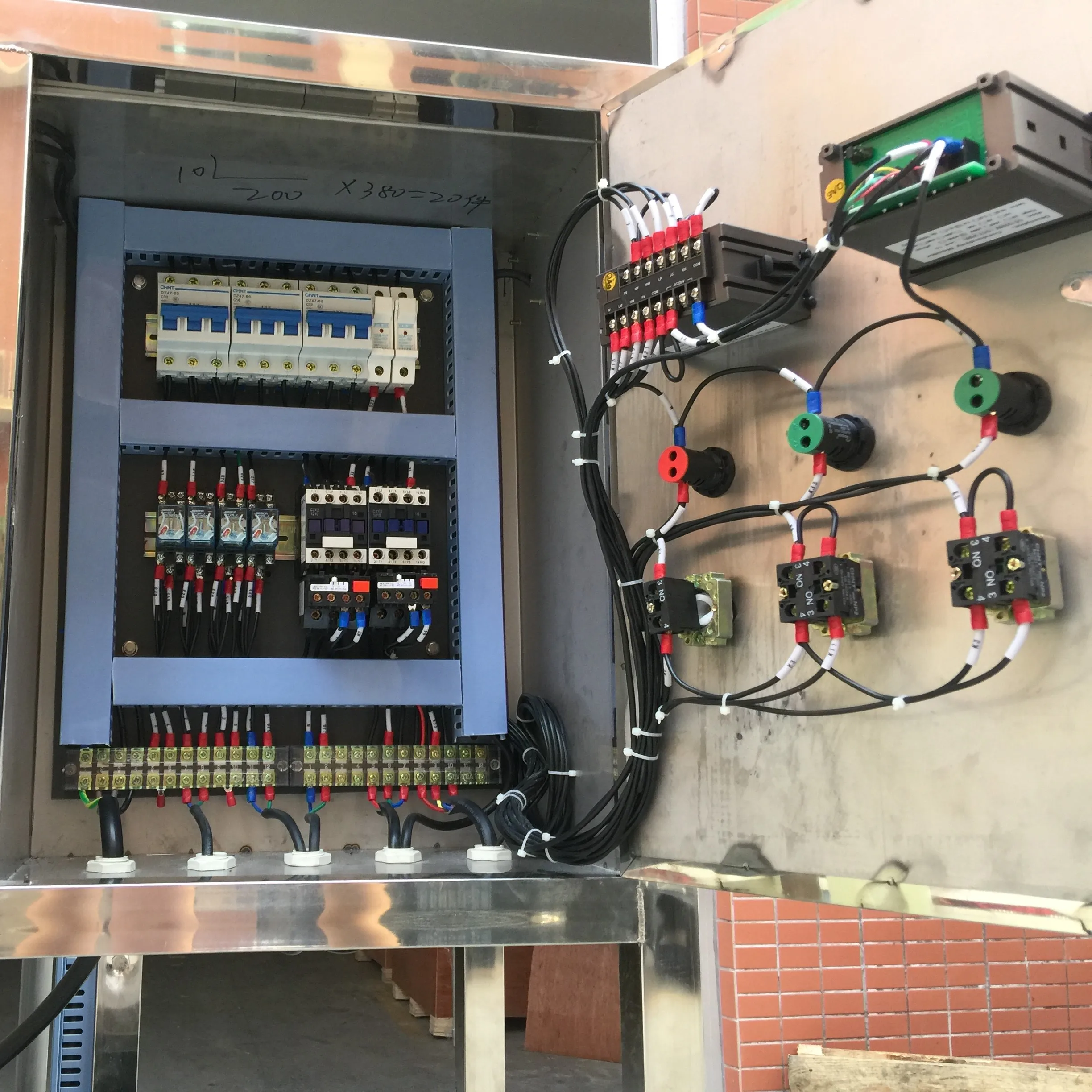 Commercial use containerized seawater desalination plant reverse osmosis system seawater and brackish water desalination machine