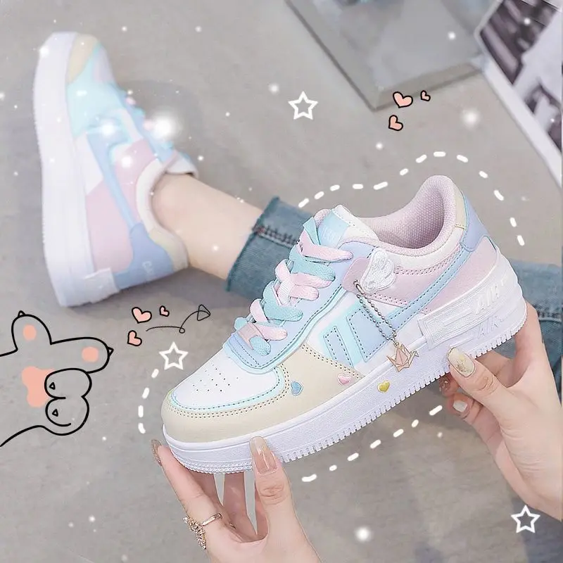 2021 Fashion Spring New Designer Hot Sale Flat White Shoes Women Pink Low Cut Platform Pendant Decoration Canvas Casual Sneakers