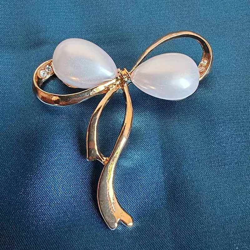 Rhinestone Exquisite Pin  Women Wedding Bridal Party Brooch Factory Supply Brooches Custom Broches  hot sale Christmas Trendy