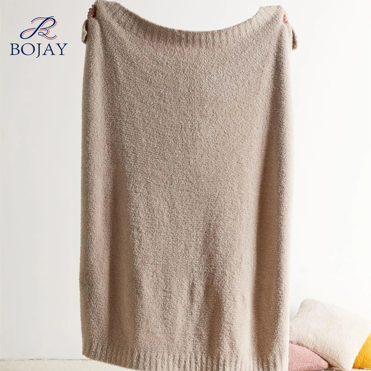 Super soft fuzzy top quality 100% polyester microfiber feather yarn fiber fluffy yarn fabric cozy knit throw blanket