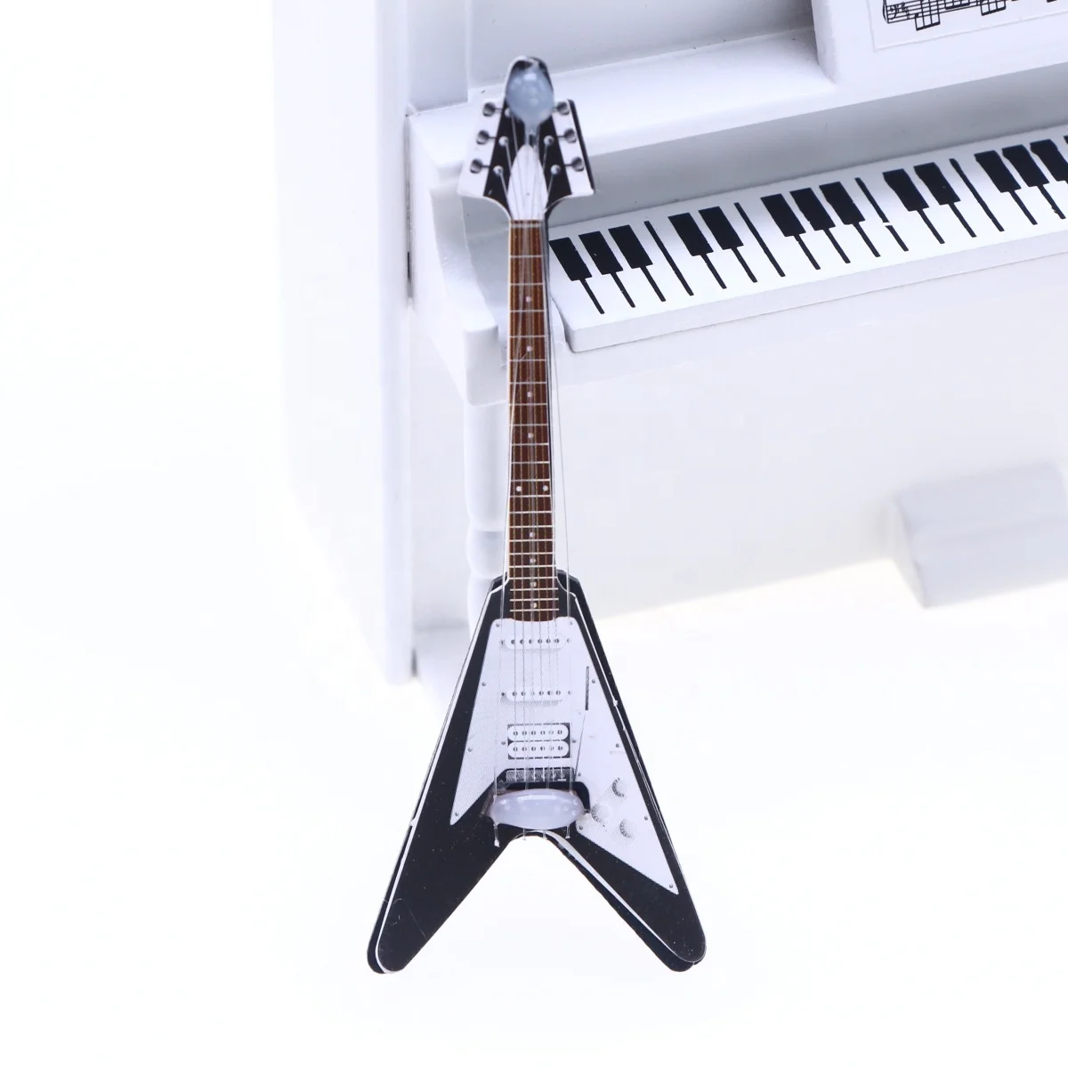 Doll house mini simulation electric guitar OB11 pop guitar miniature scene props Fitting model