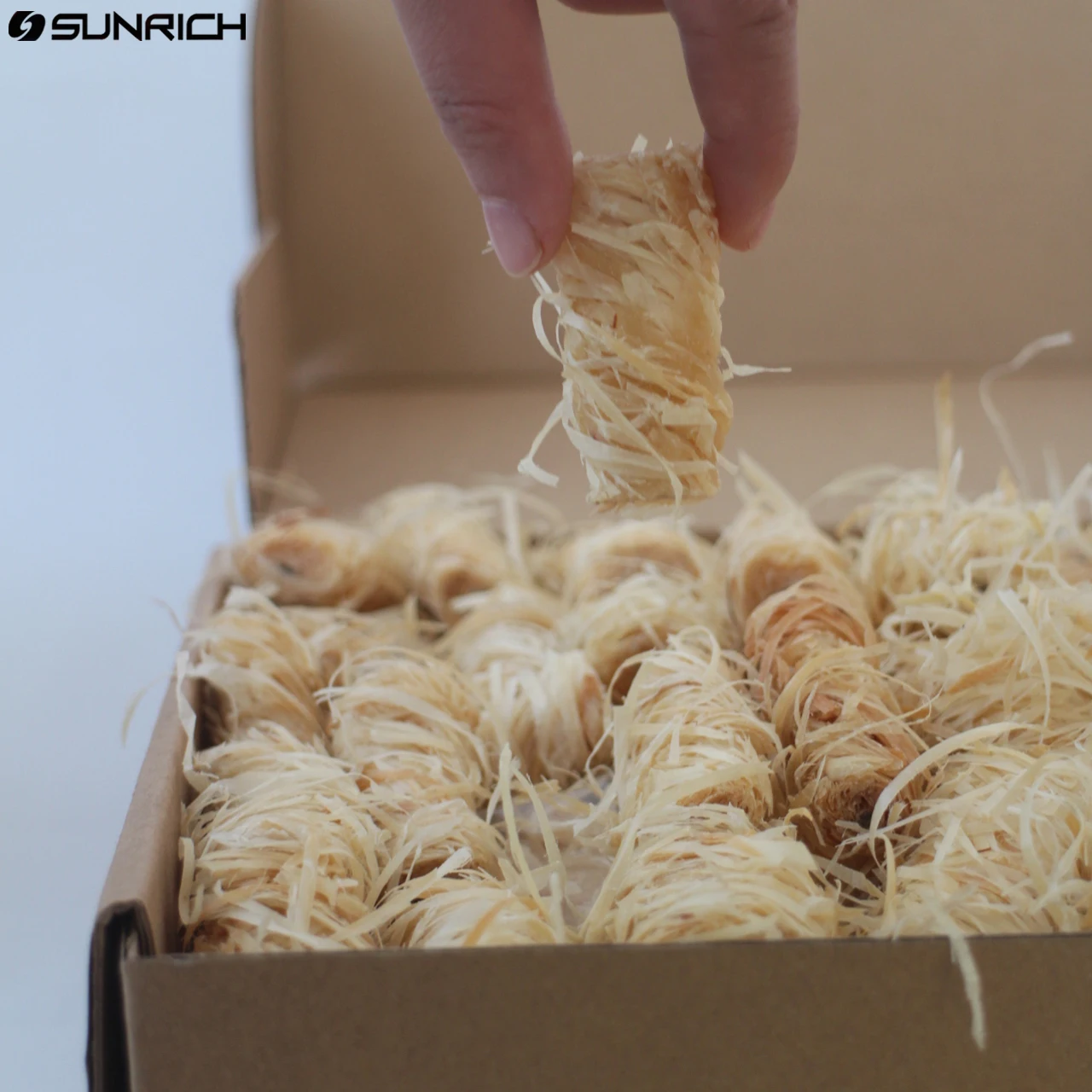 Sunrich Nature Fast igniting Wood Wool Fire Starters For Campfires Fireplace Organic Charcoal Eco Friendly Firelighter