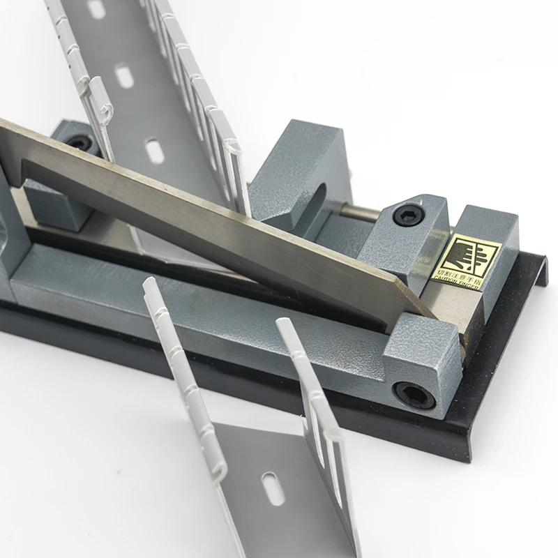 WBO Cable Duct Cutting Equipment Heavy-duty Cable Duct Cutting Tool 4 inches Cutting Max width Electrical wire trough Cutter