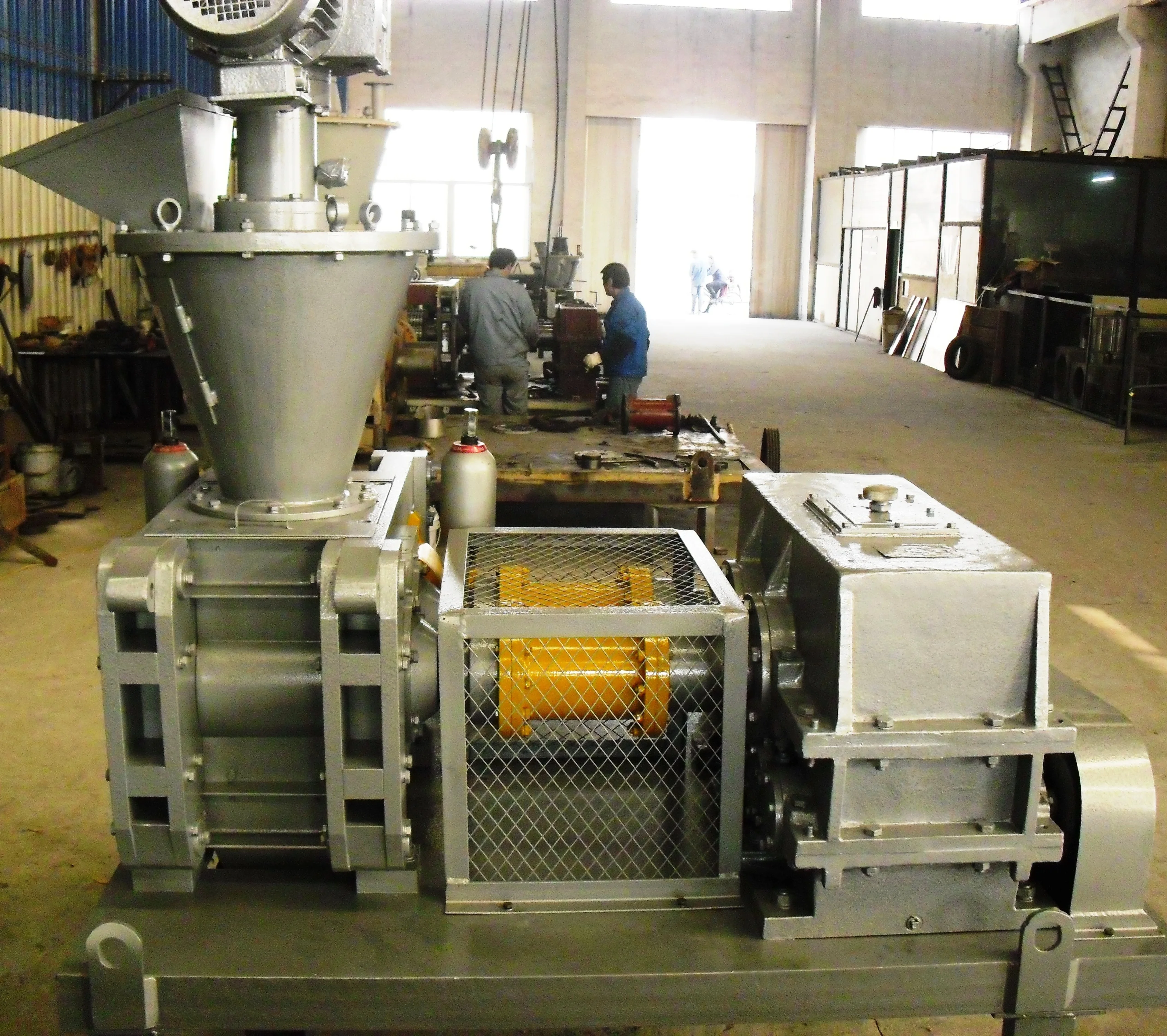 Chemical / mining / fertilizer roll compaction granulating machine