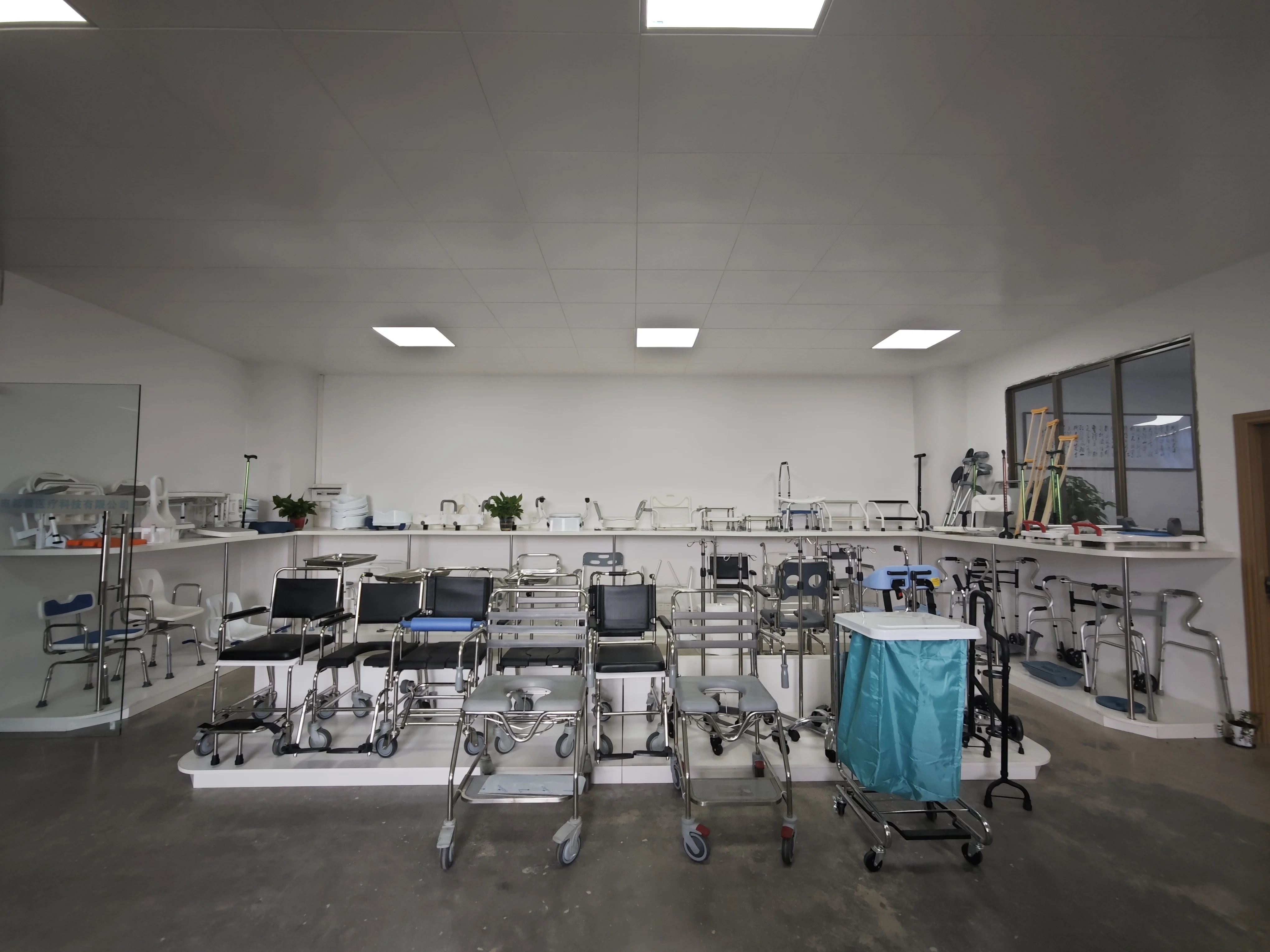 Promotion Price Hospital Furniture Moveable Metal Iv Infusion Set Infusion Iv Pole Medical Bed Drip Stand