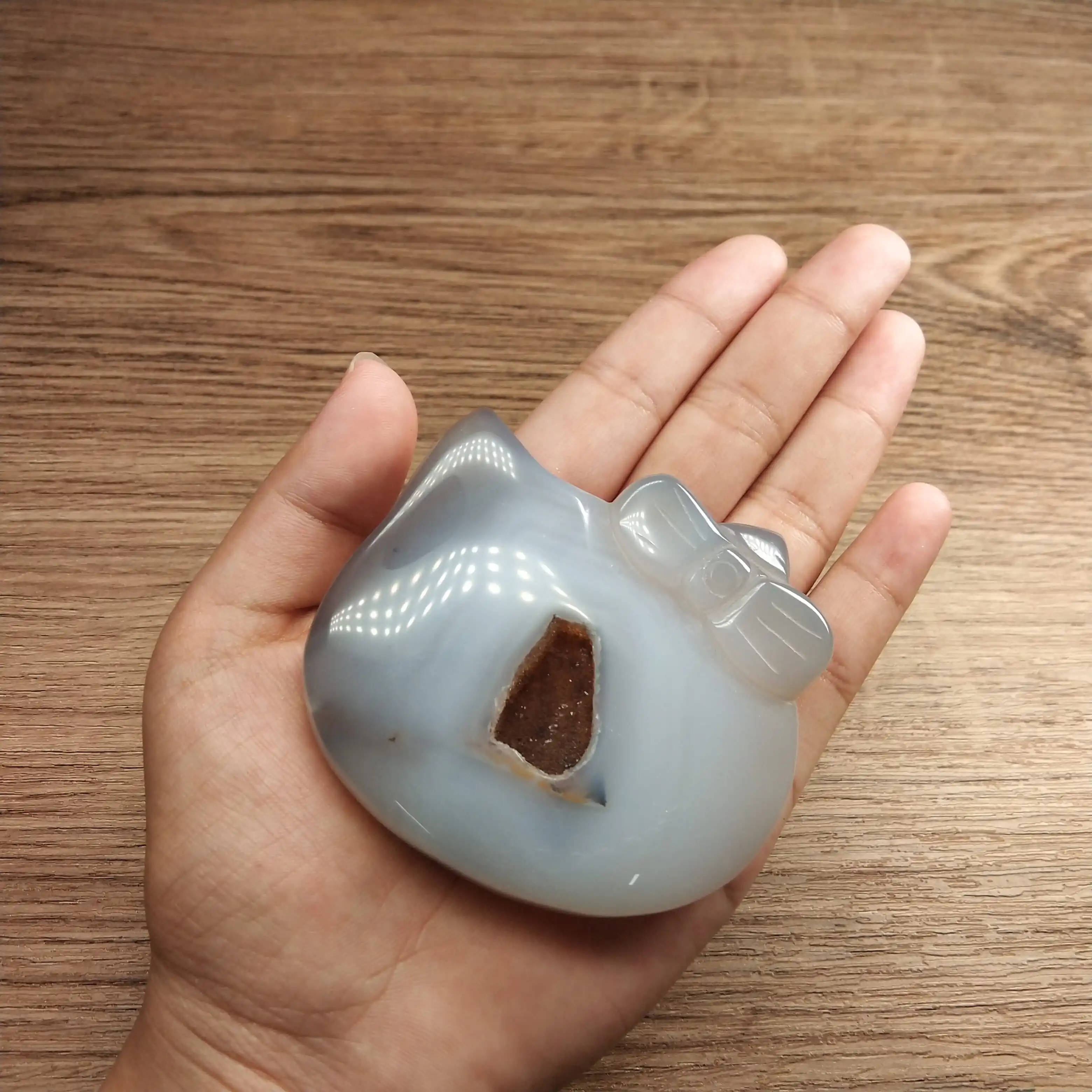 
Wholesale natural crystal agate carved hello kitty head small cute animals carving folk crafts healing souvenirs stones 