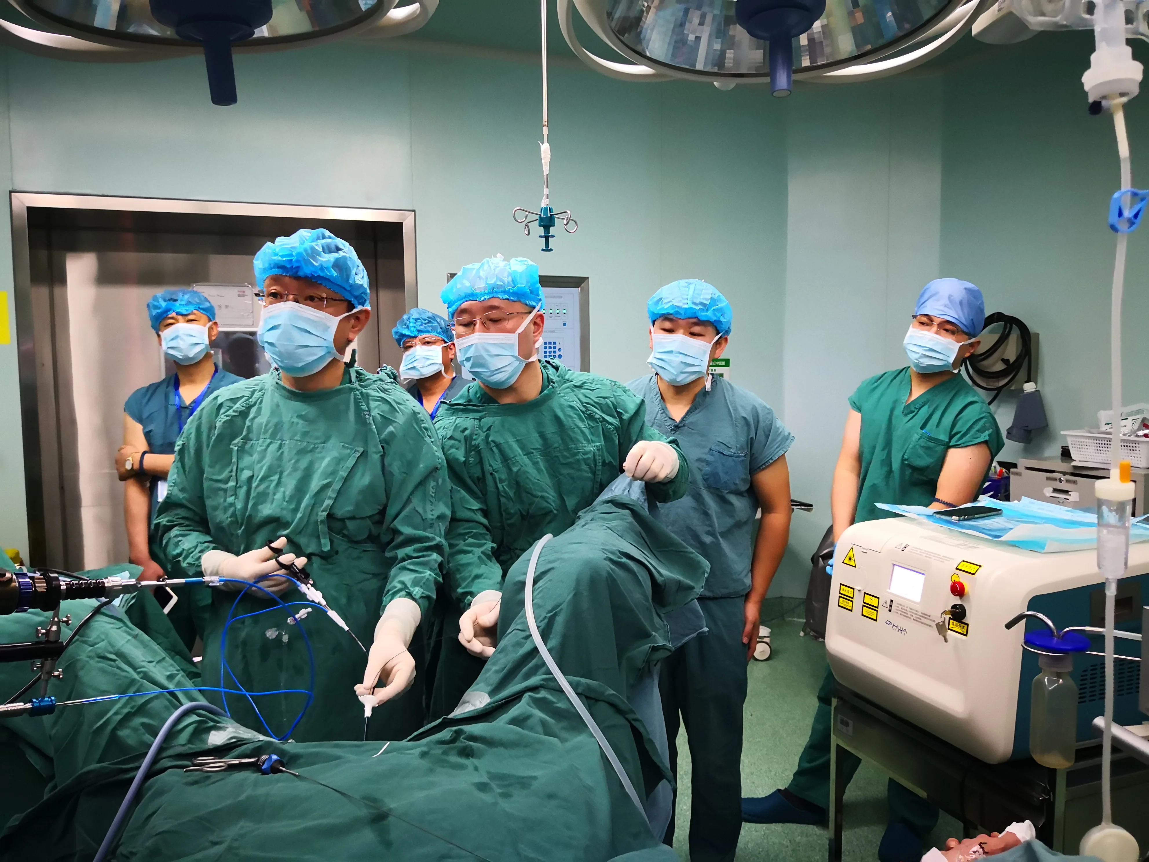 Portable 30W Machine YAG-HO Laser Urology Lithotripsy Kidney Stone Therapeutic Apparatus Holmium Laser