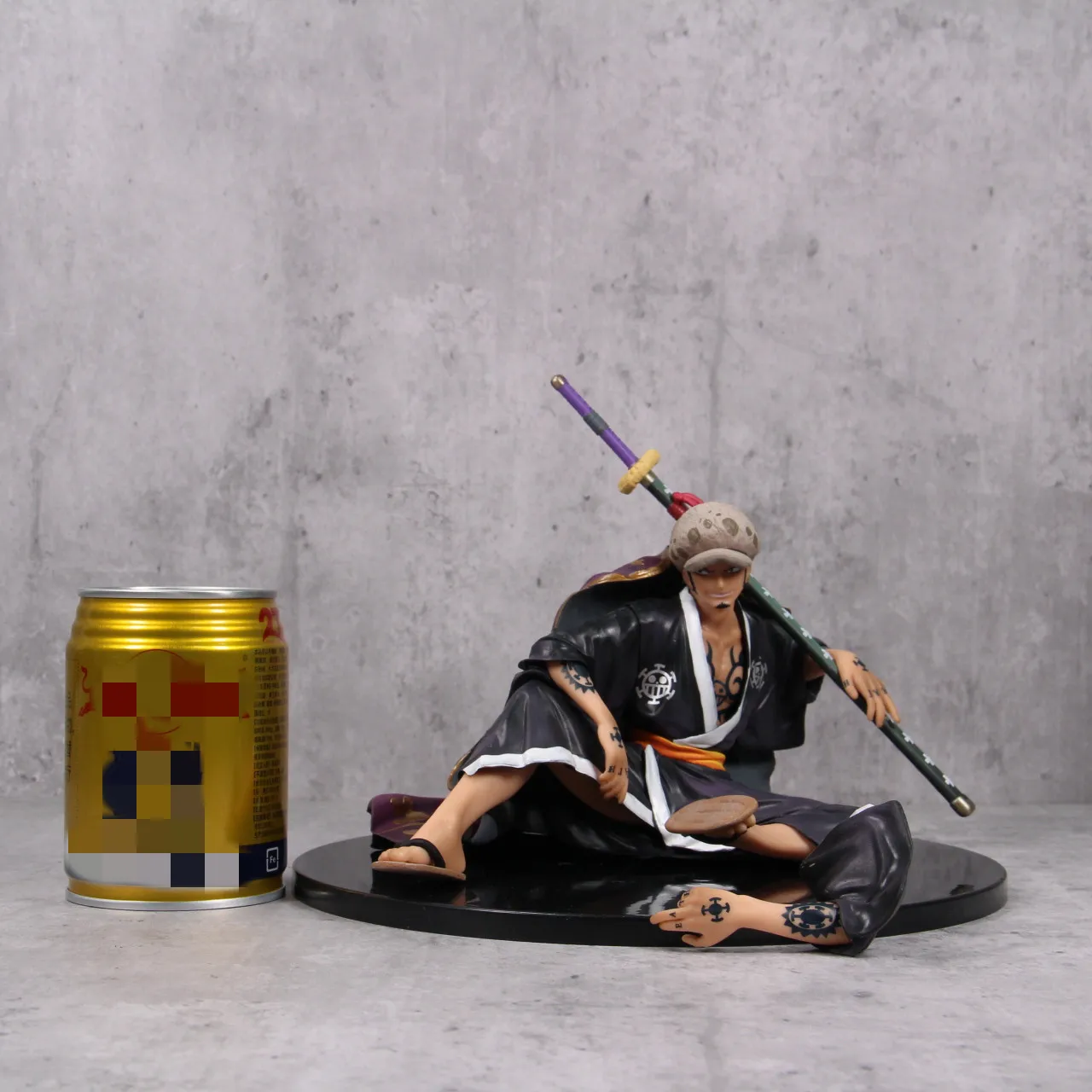 17 см одна штука Trafalgar D. Фигурки из мультфильма