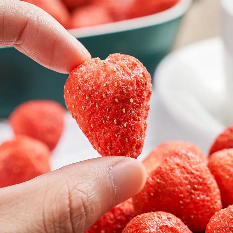 Leisure Snacks Wholesale Manufacturers Preserved Fruit Dried Strawberries